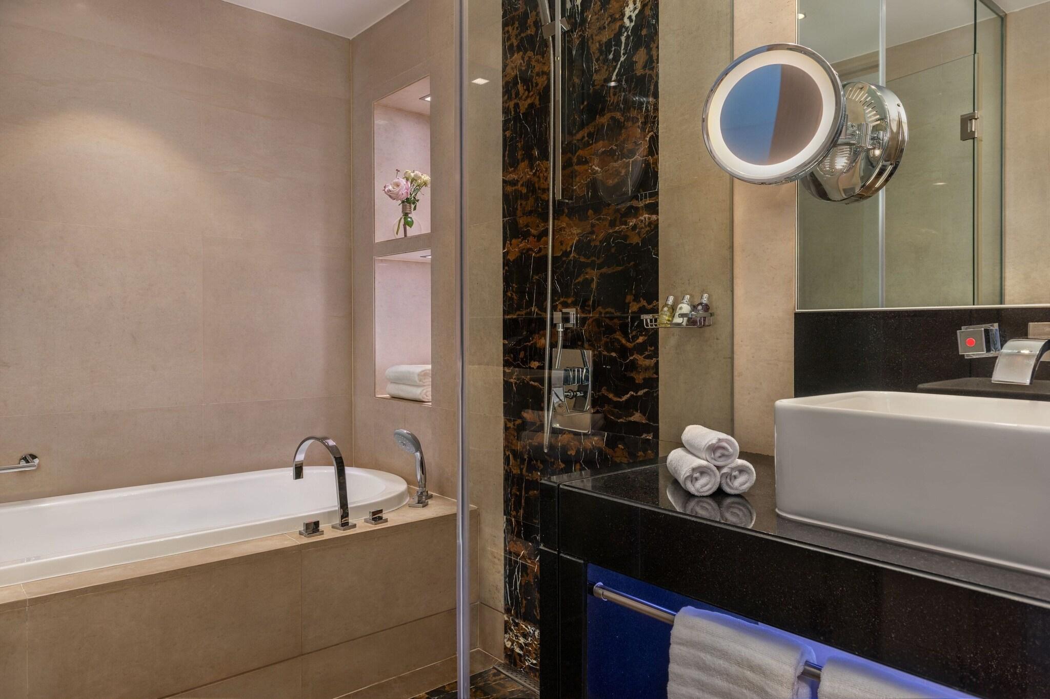 Apartment King Bed Two Bedrooms