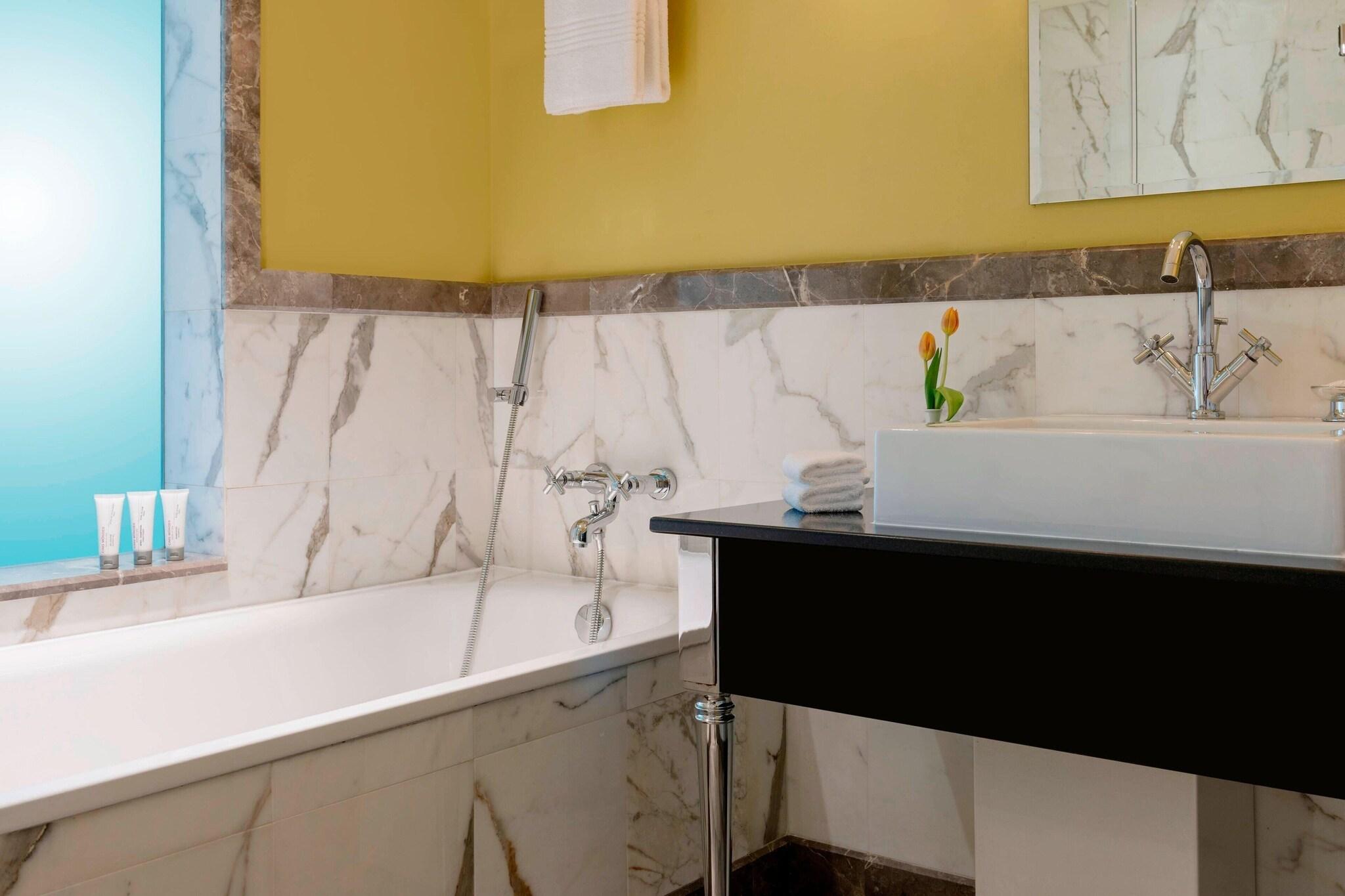 Double King Size Bed