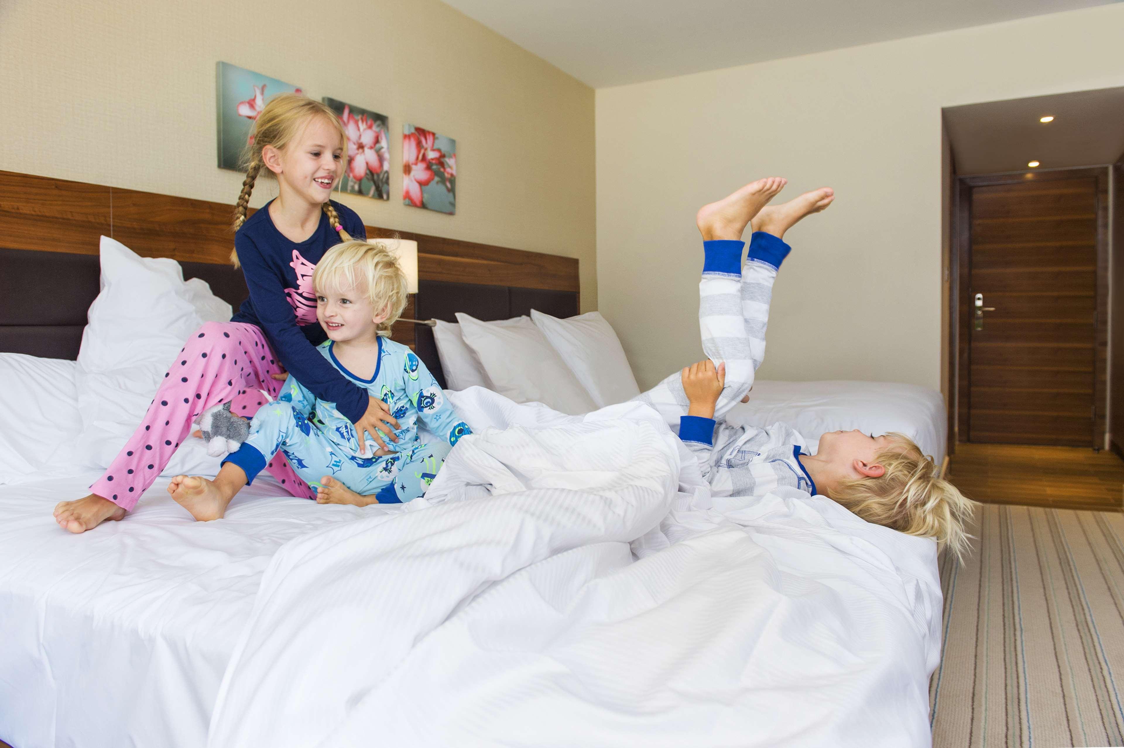 Double Queen Size Bed