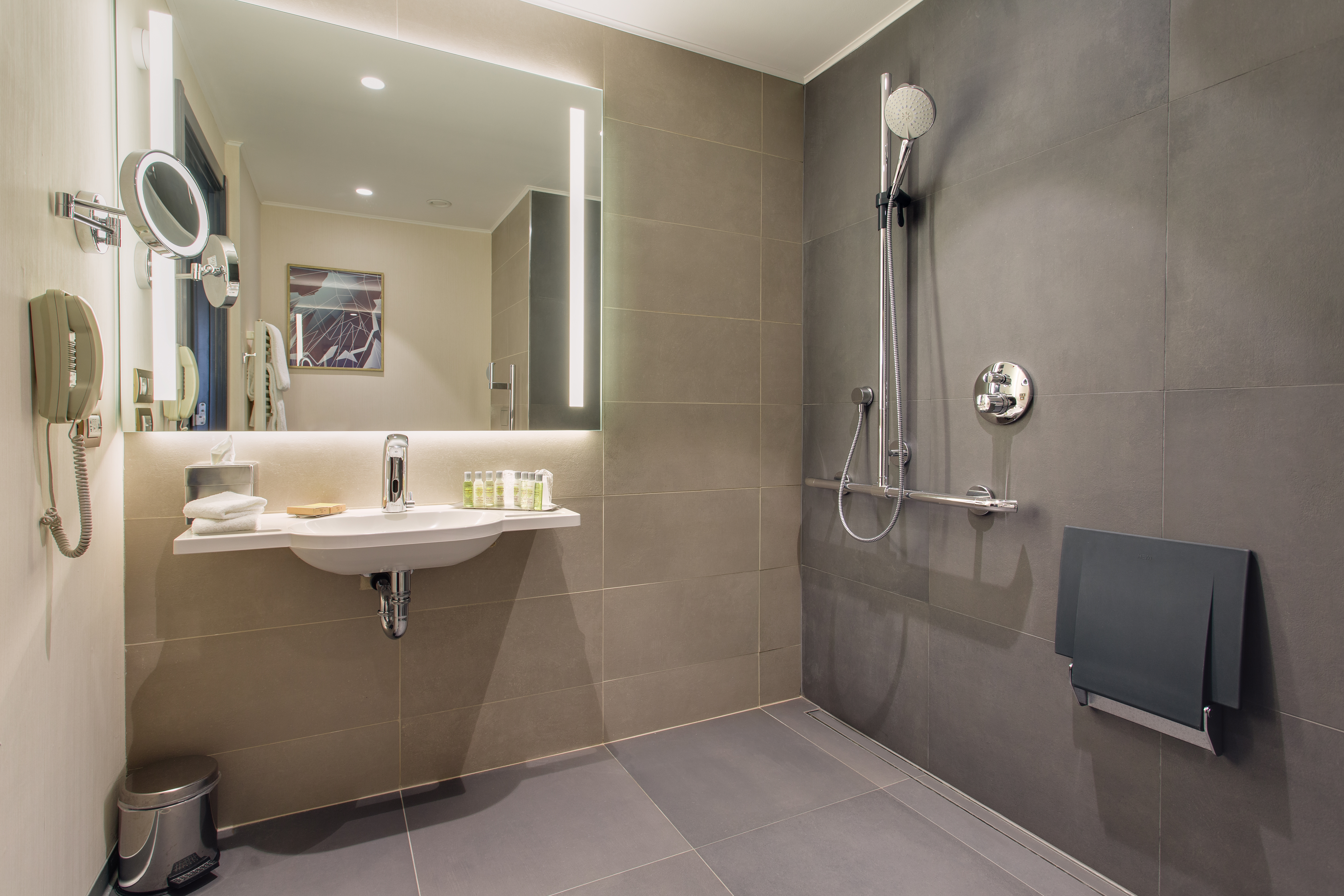 Double Guest Room King Bed