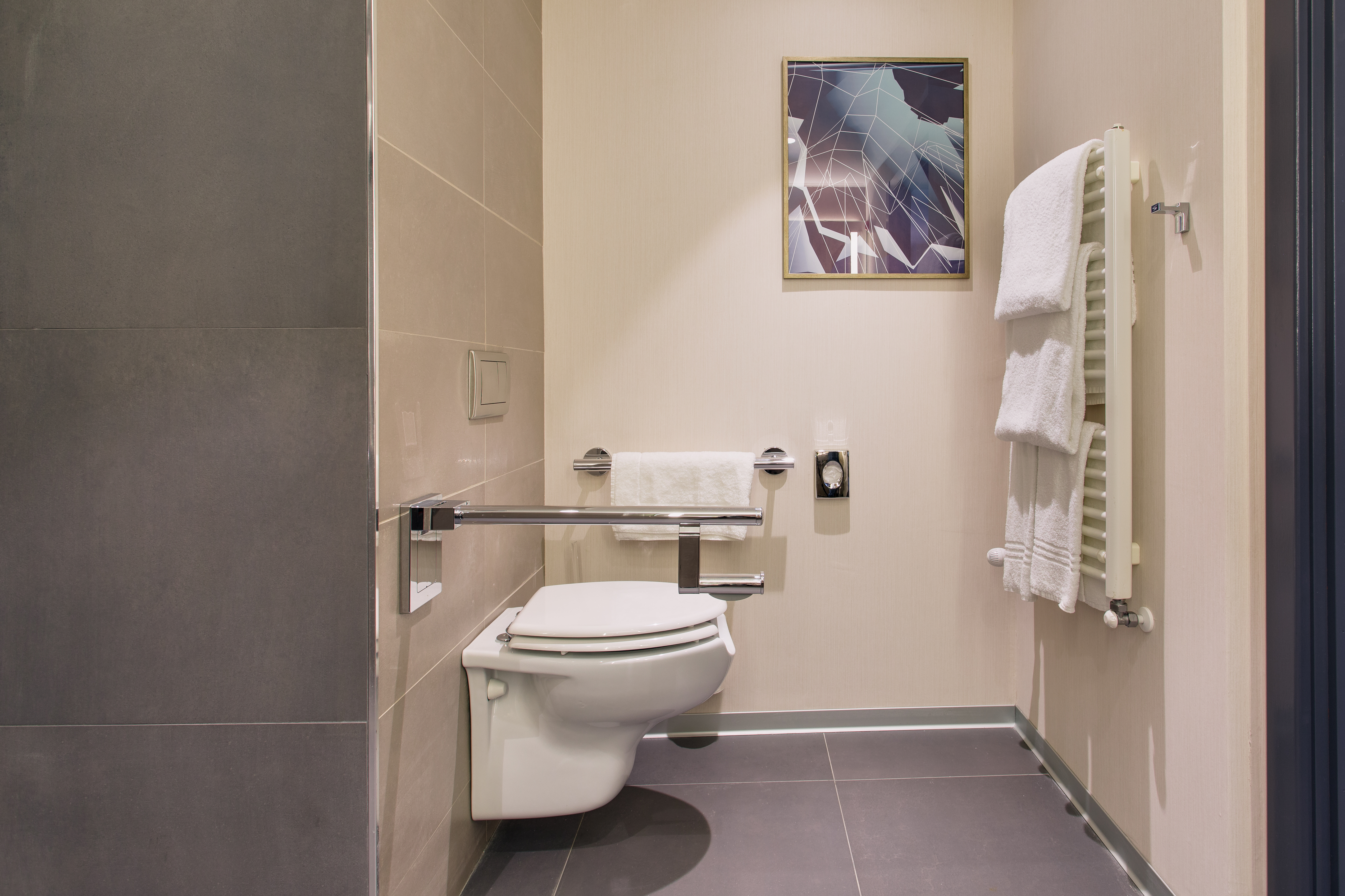 Double Guest Room King Bed