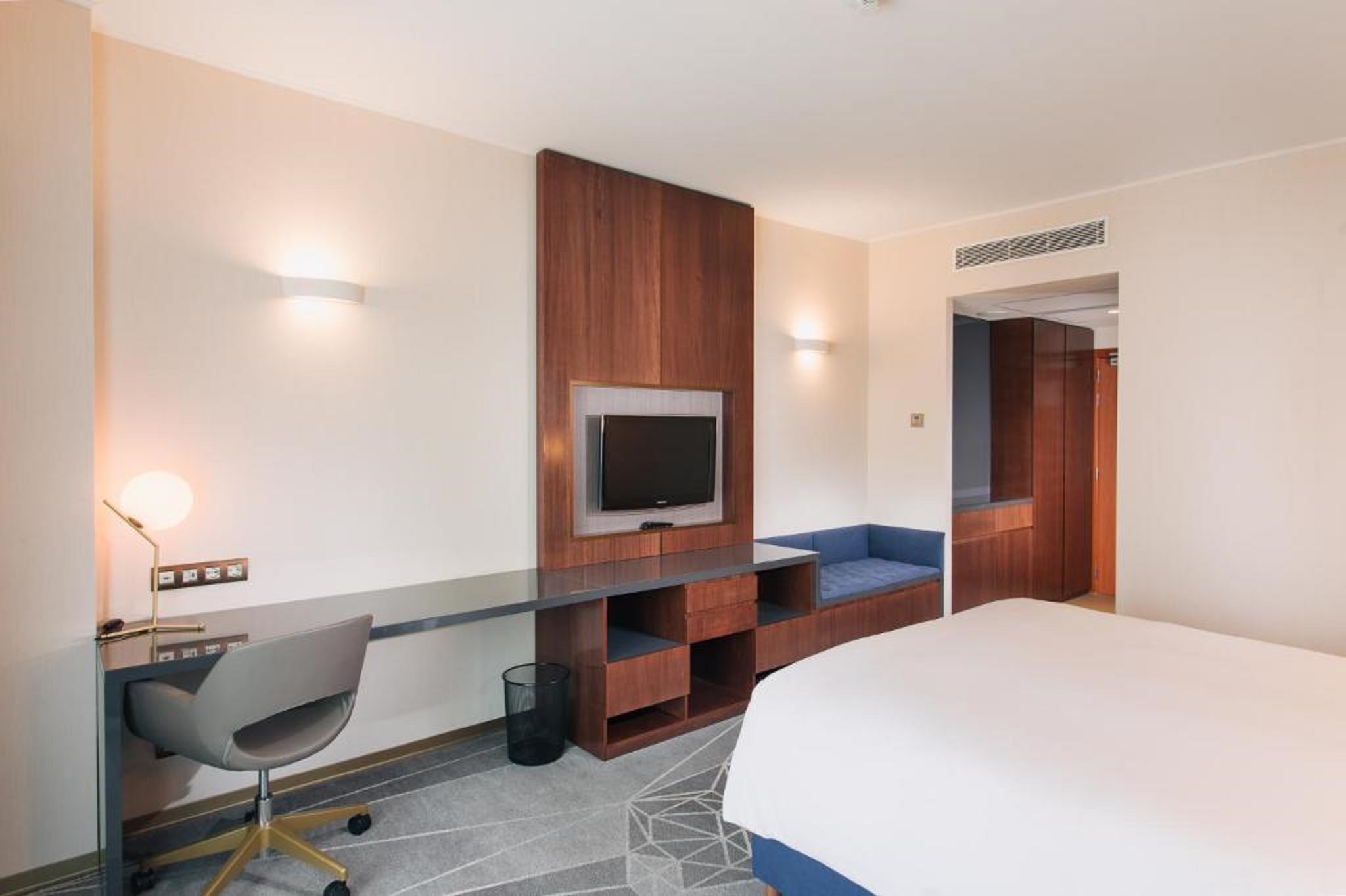 Double King Size Bed