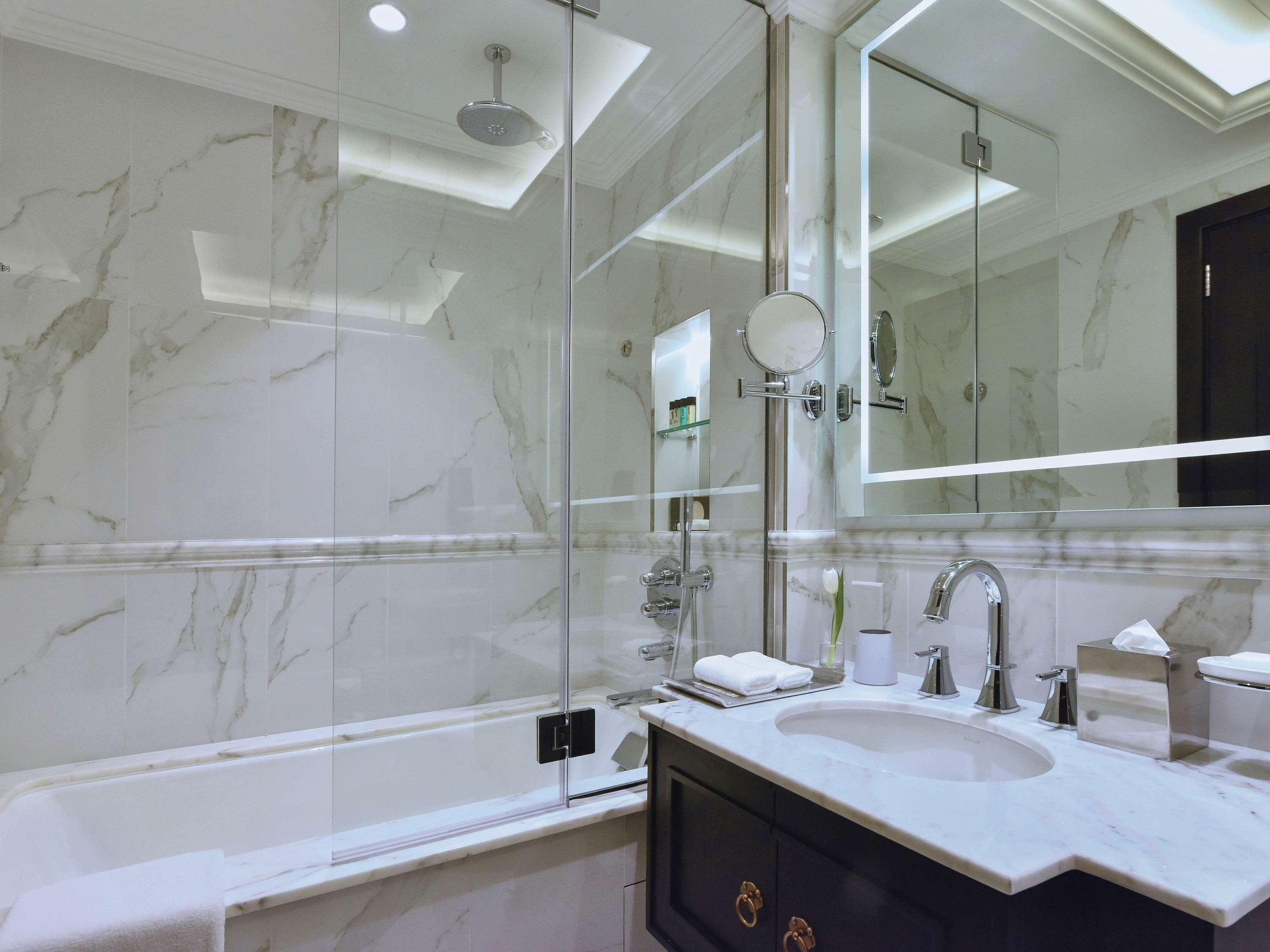 Room Deluxe King Bed