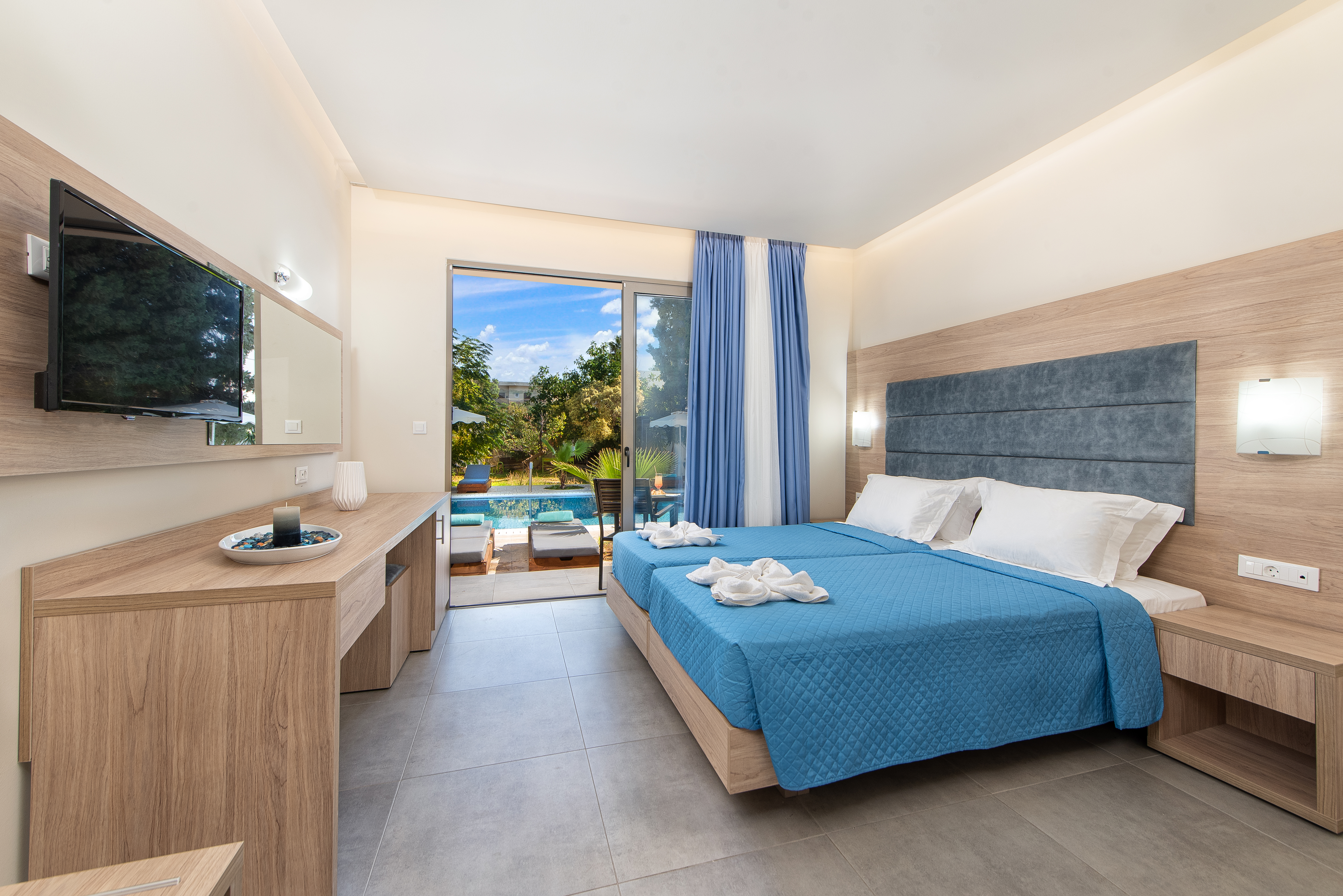 Triple Superior Pool View