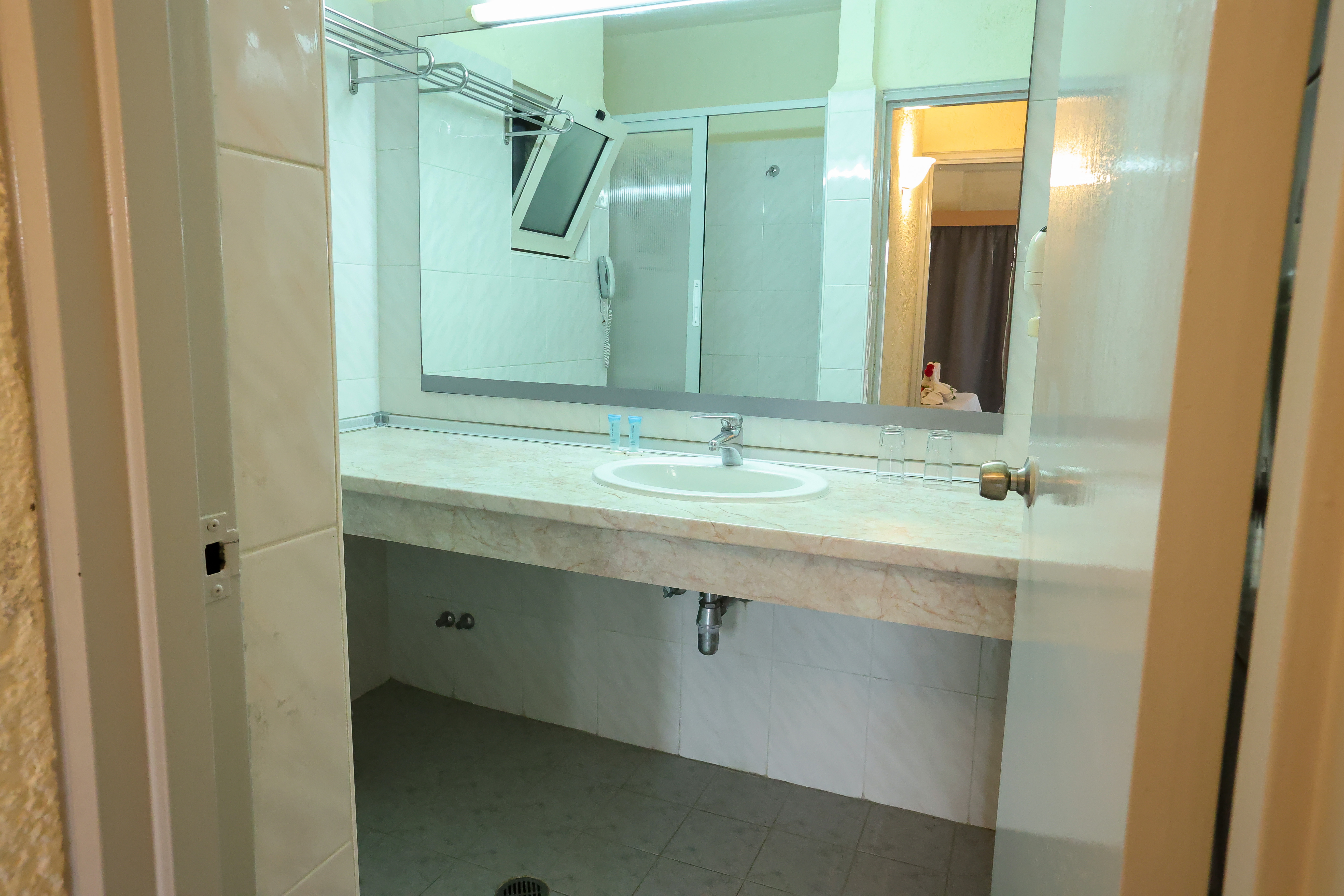 Apartment Capacity 4