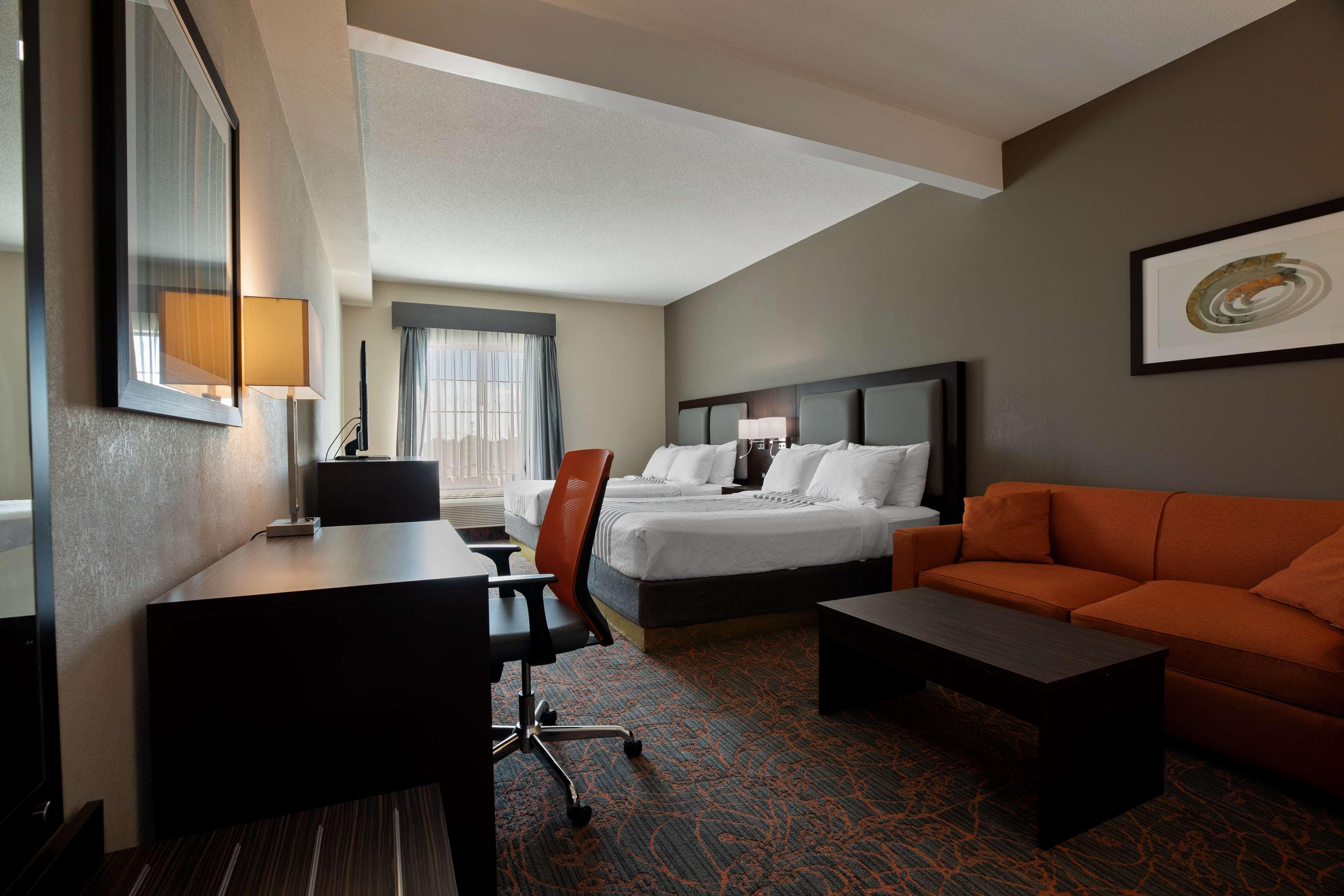 Double Two Queen Beds Non Smoking