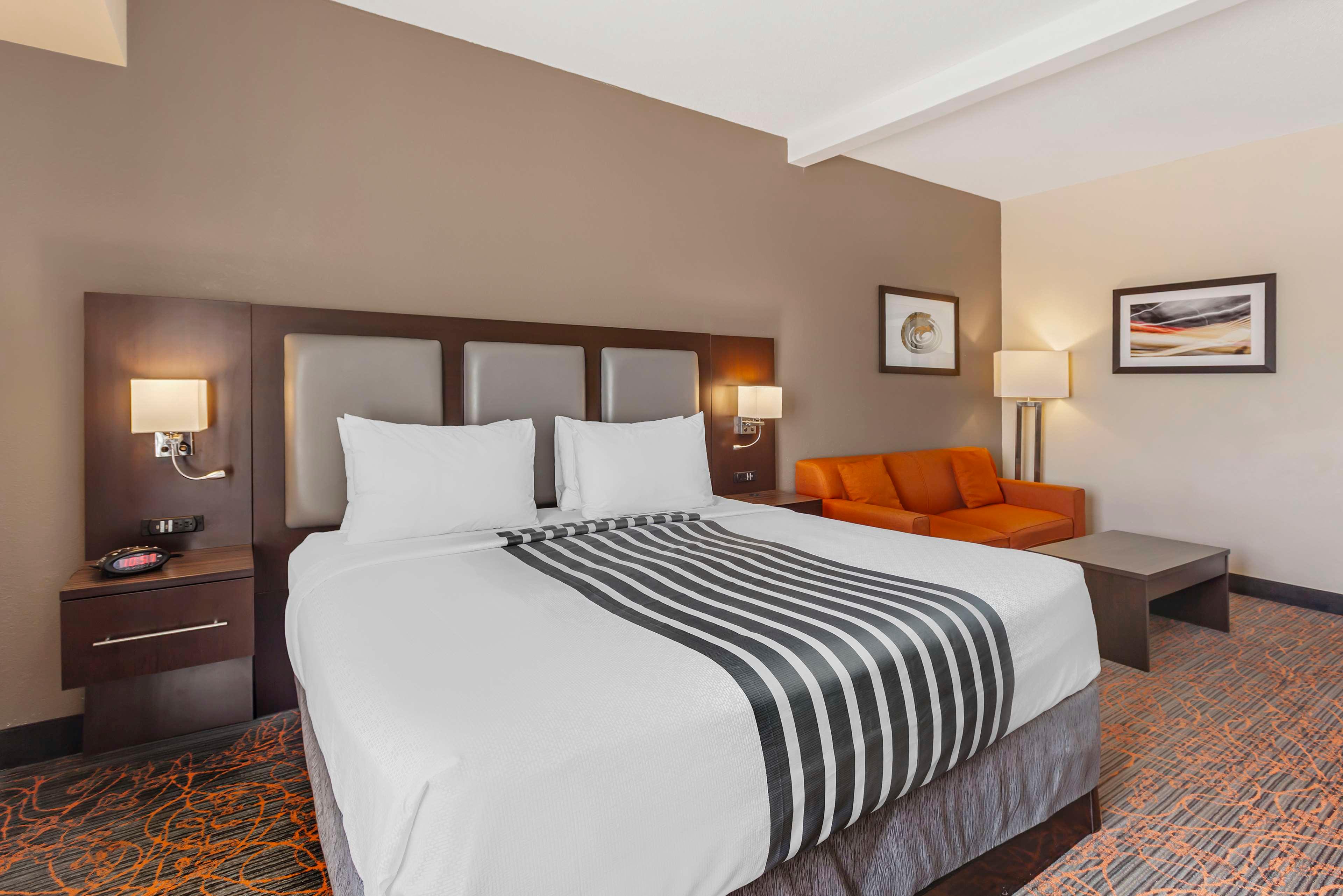 Quadruple Non Smoking