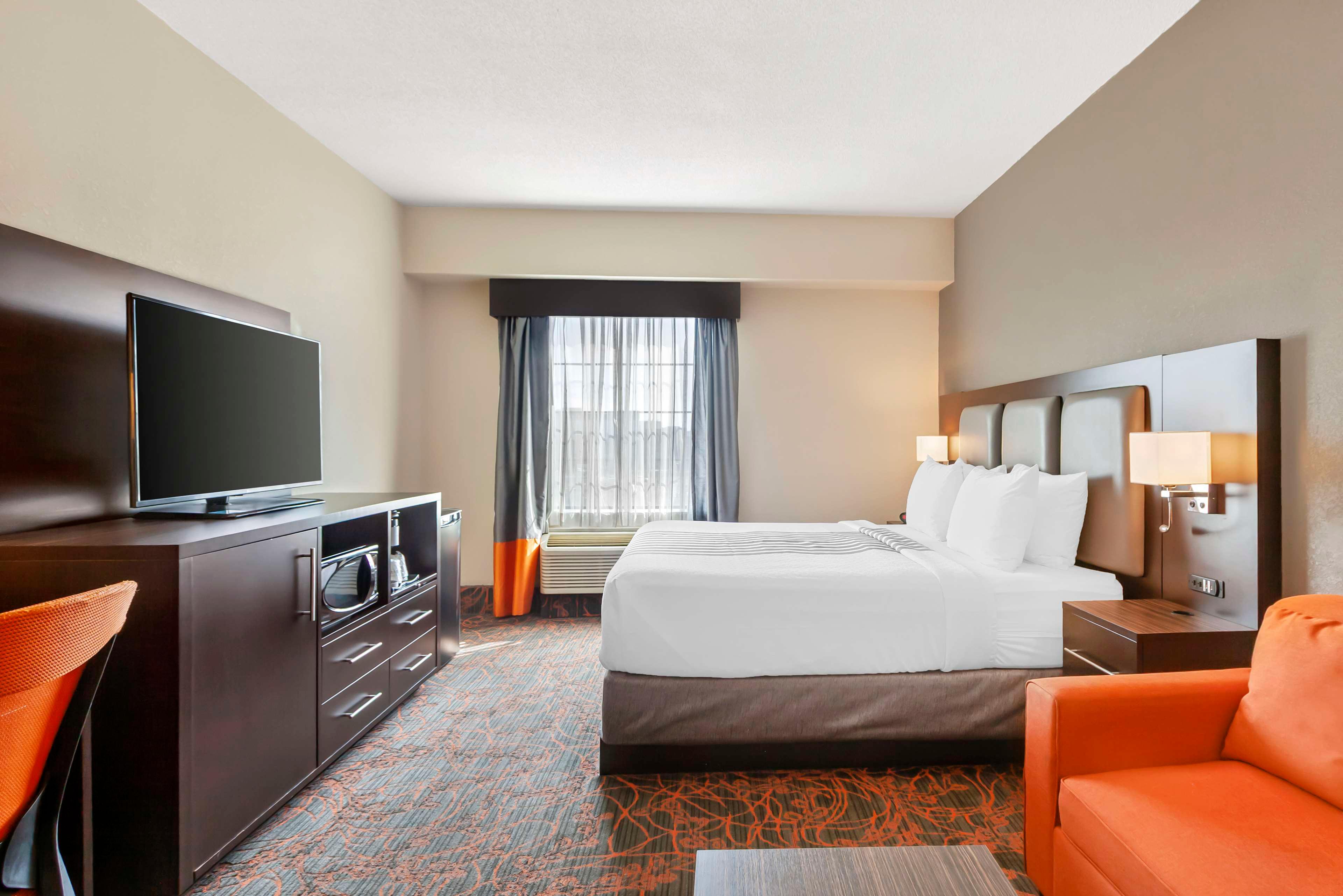 Quadruple Non Smoking