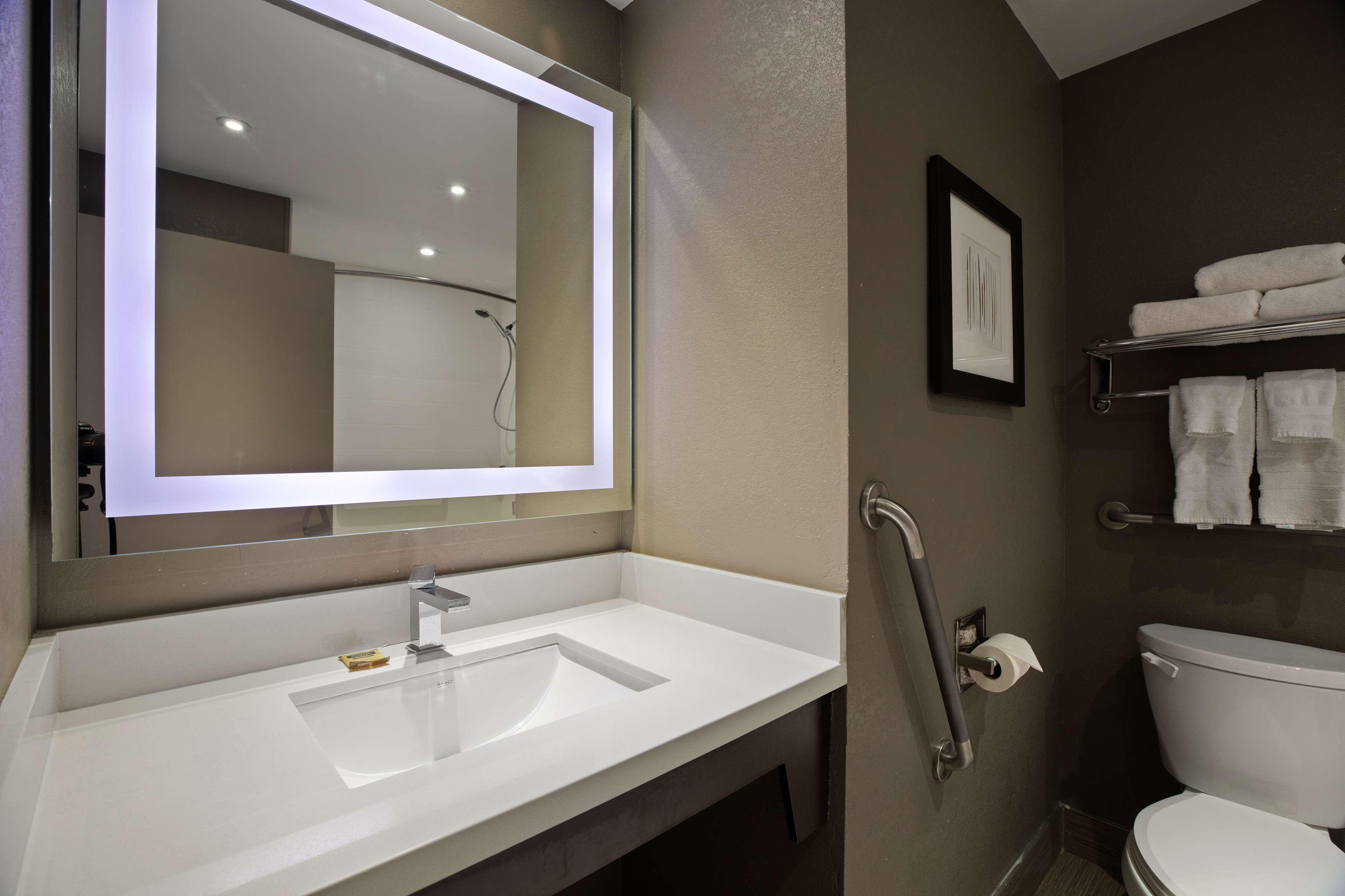 Quadruple Non Smoking