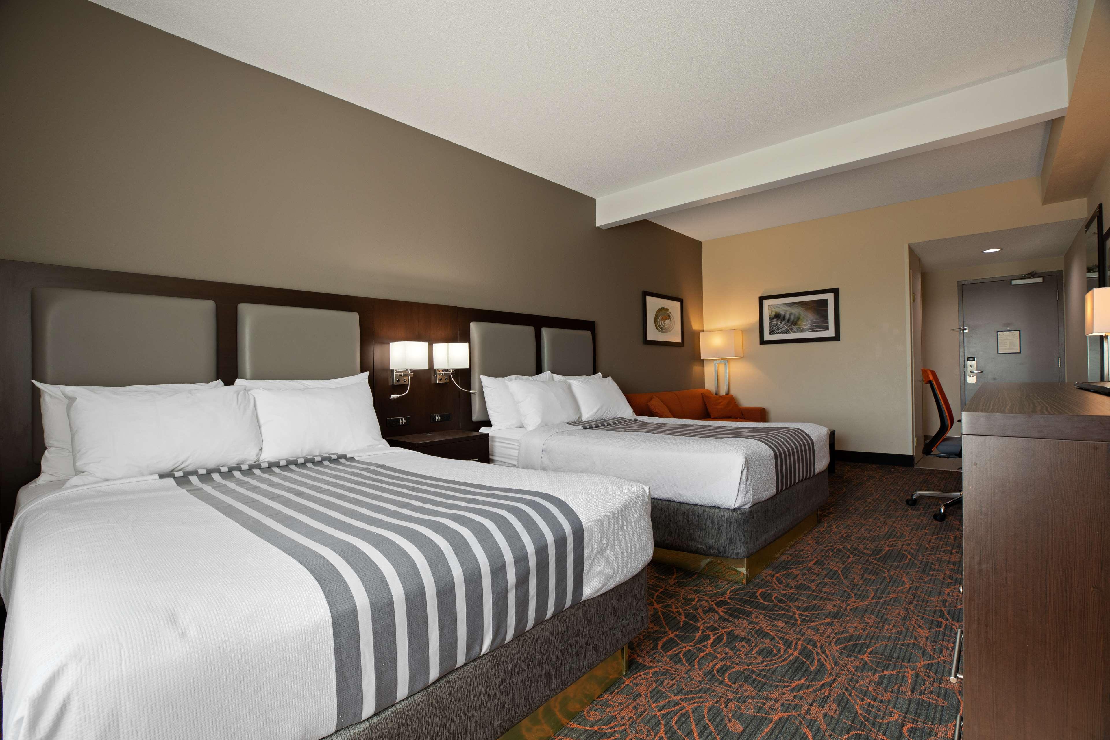 Double Two Queen Beds Non Smoking