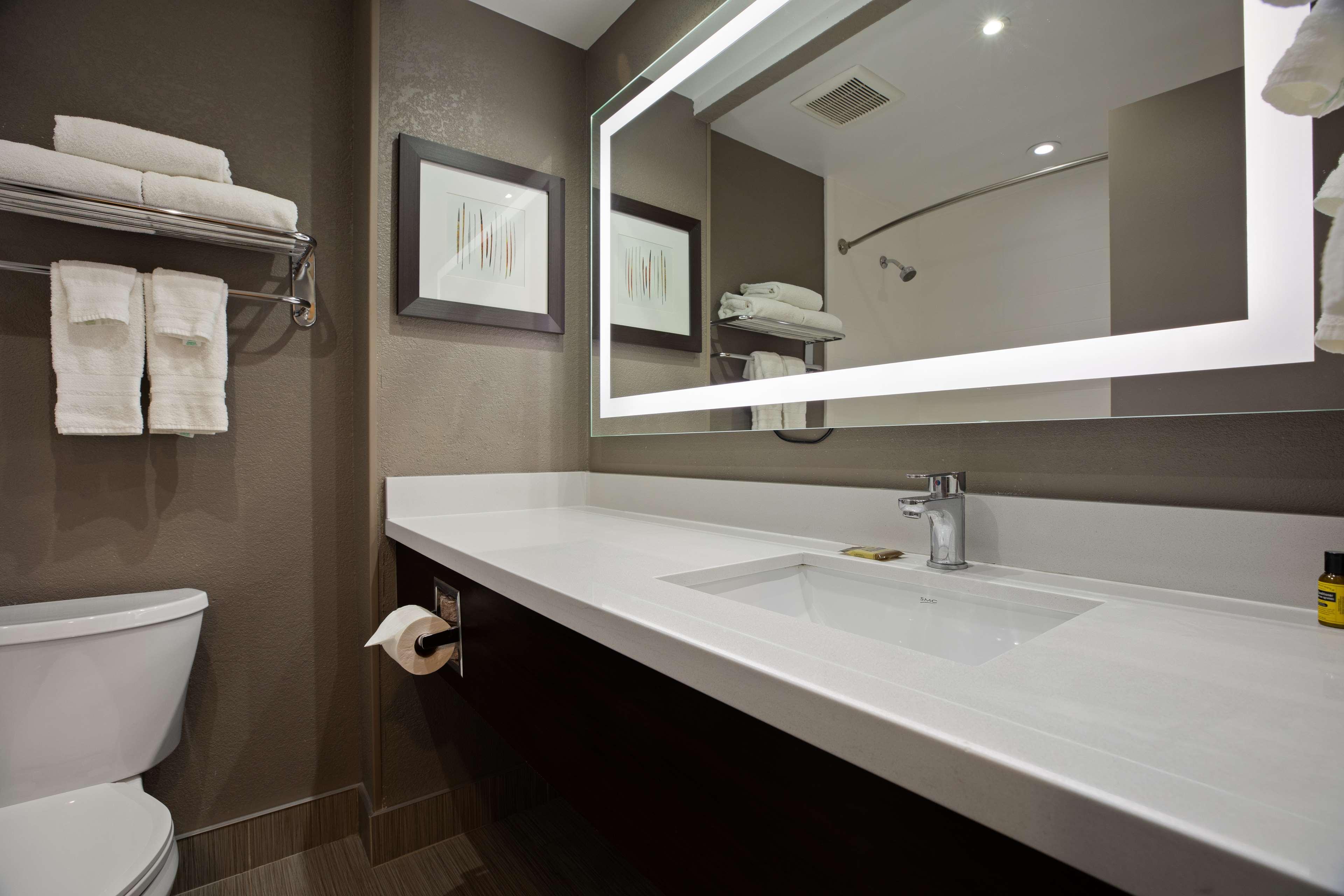 Double Two Queen Beds Non Smoking