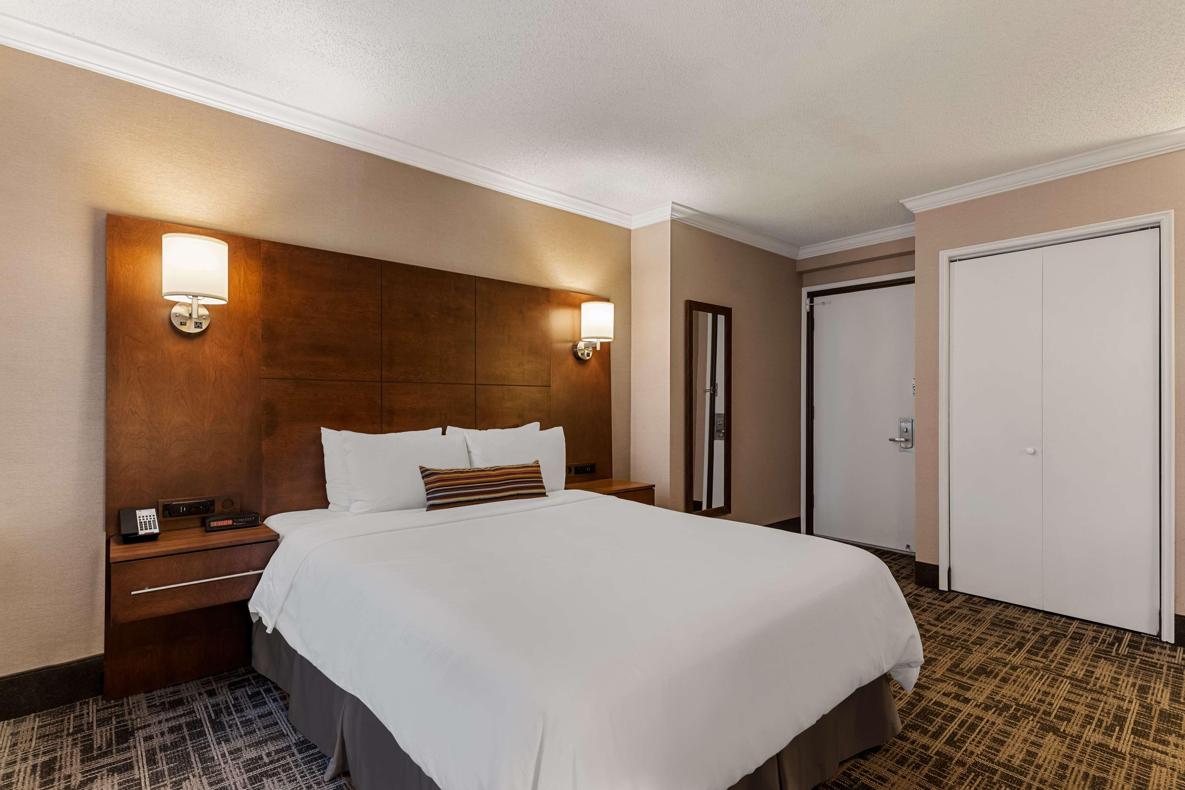 Double Queen Bed Non Smoking