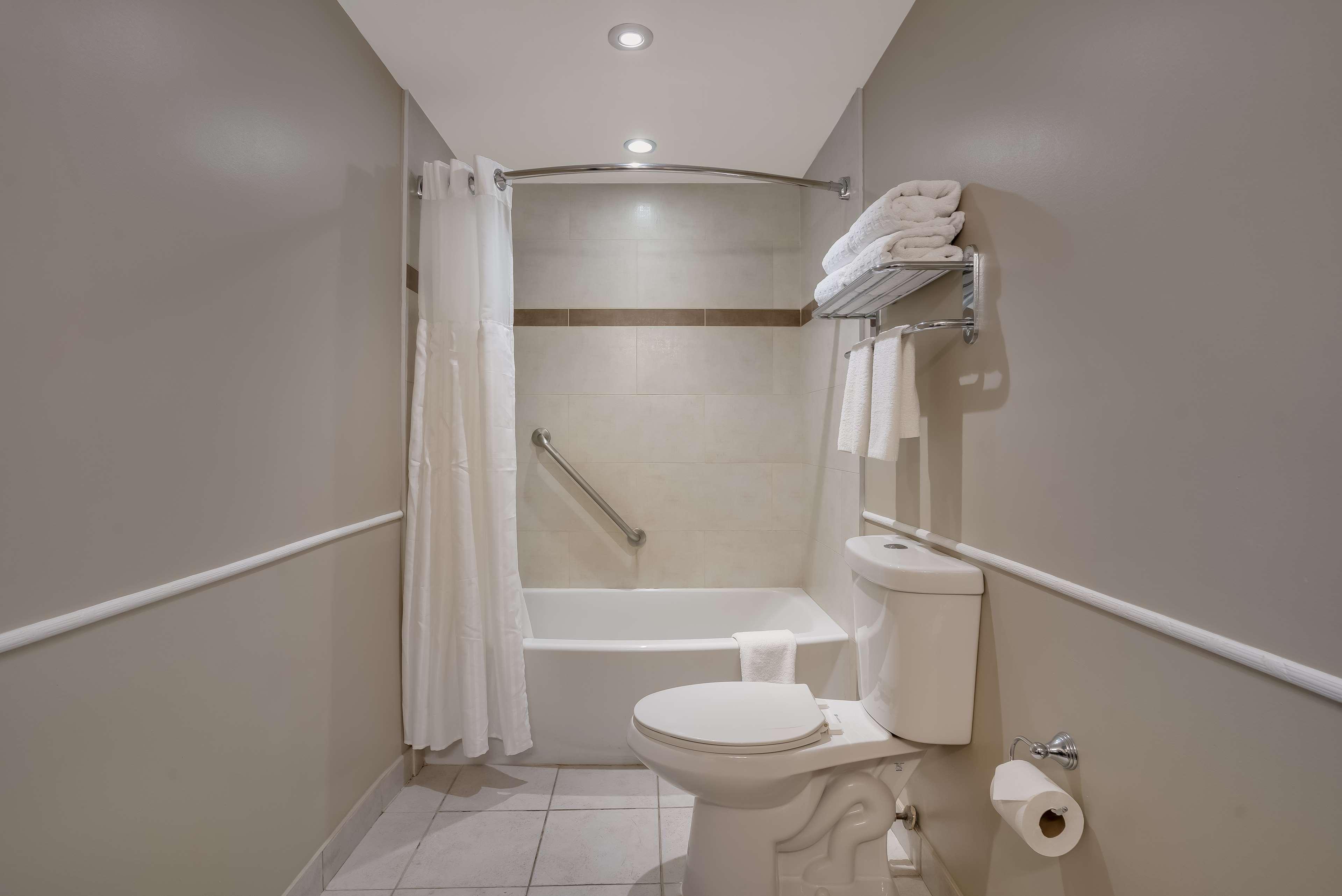 Quadruple Non Smoking