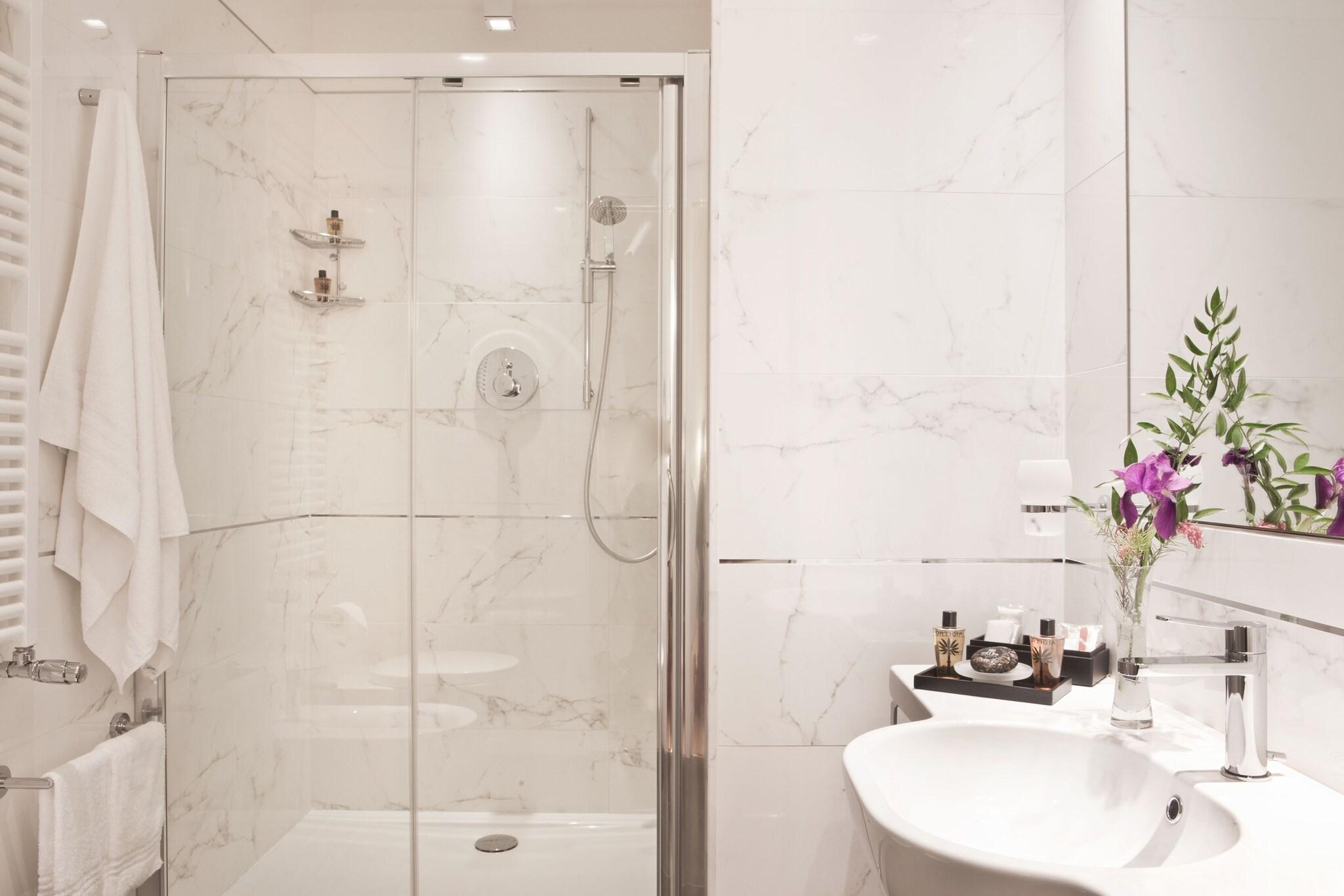 Double Single Executive