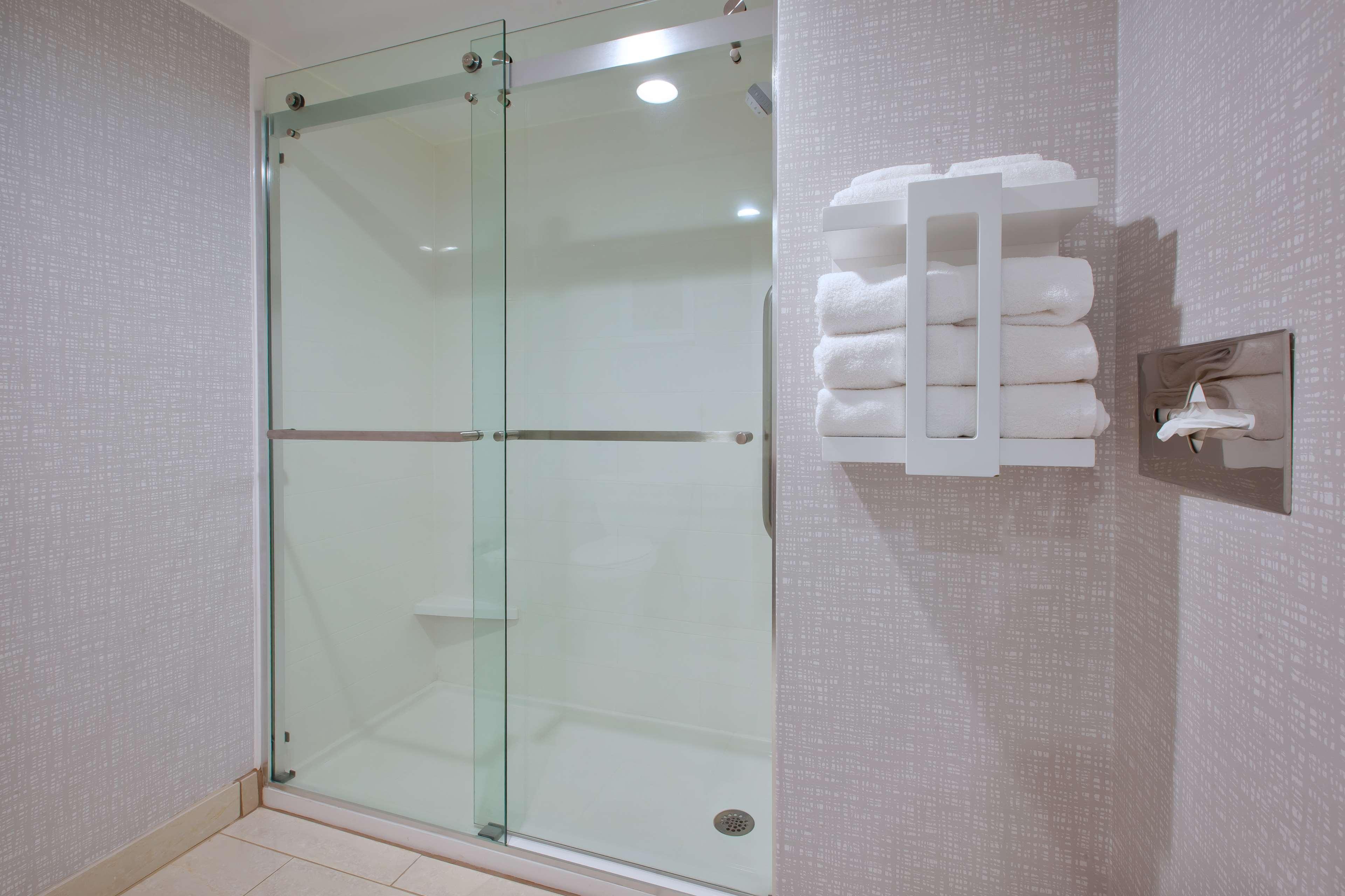 Double King Bed Non Smoking