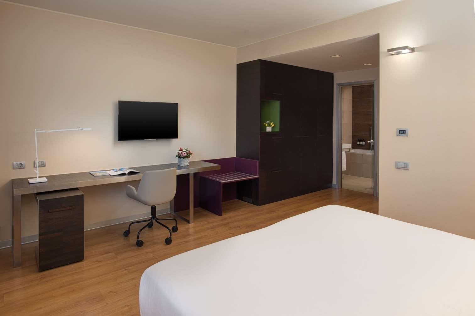 Family Room Capacity 6