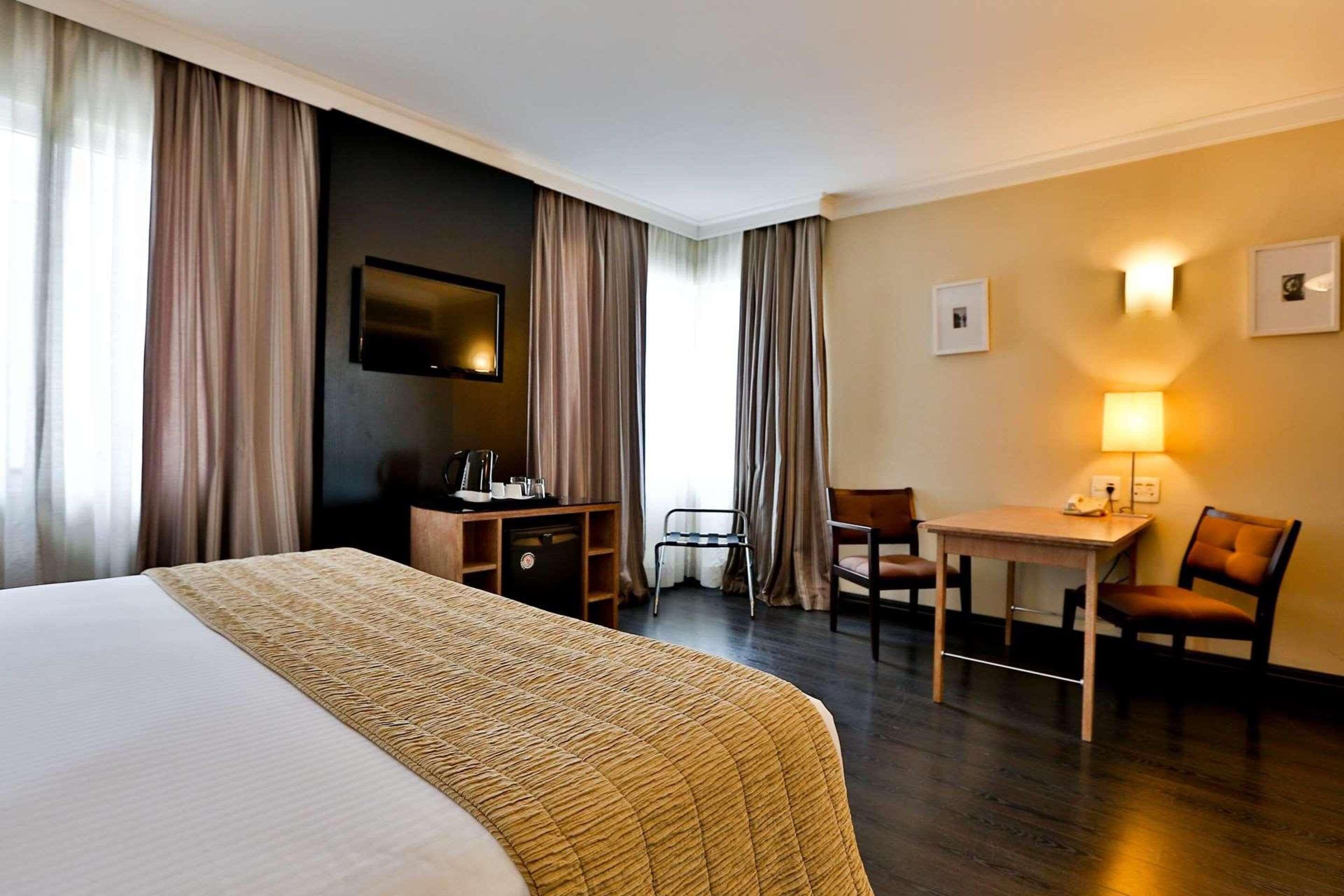 Double Queen Size Bed