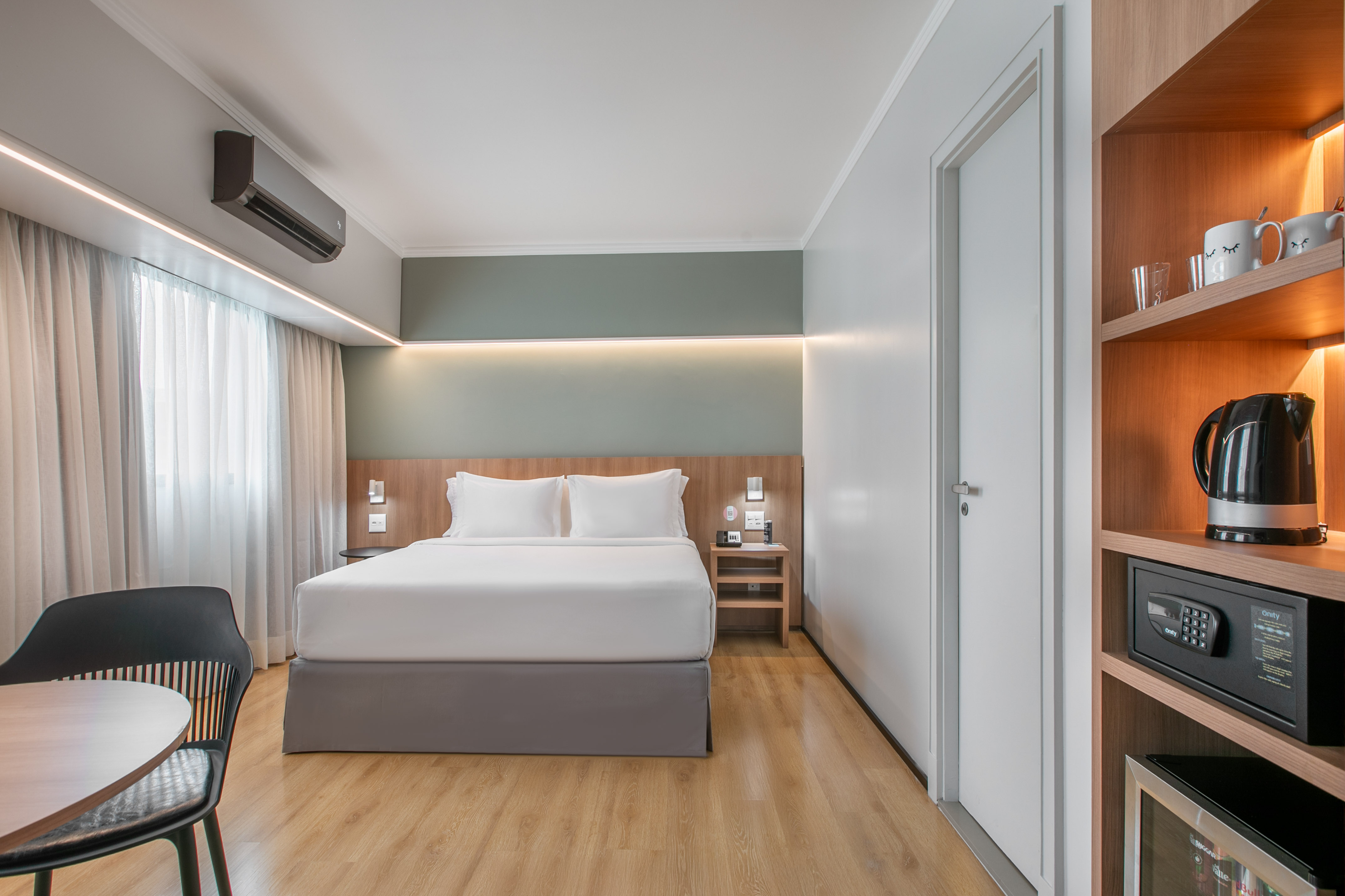 Double Premium Queen Bed