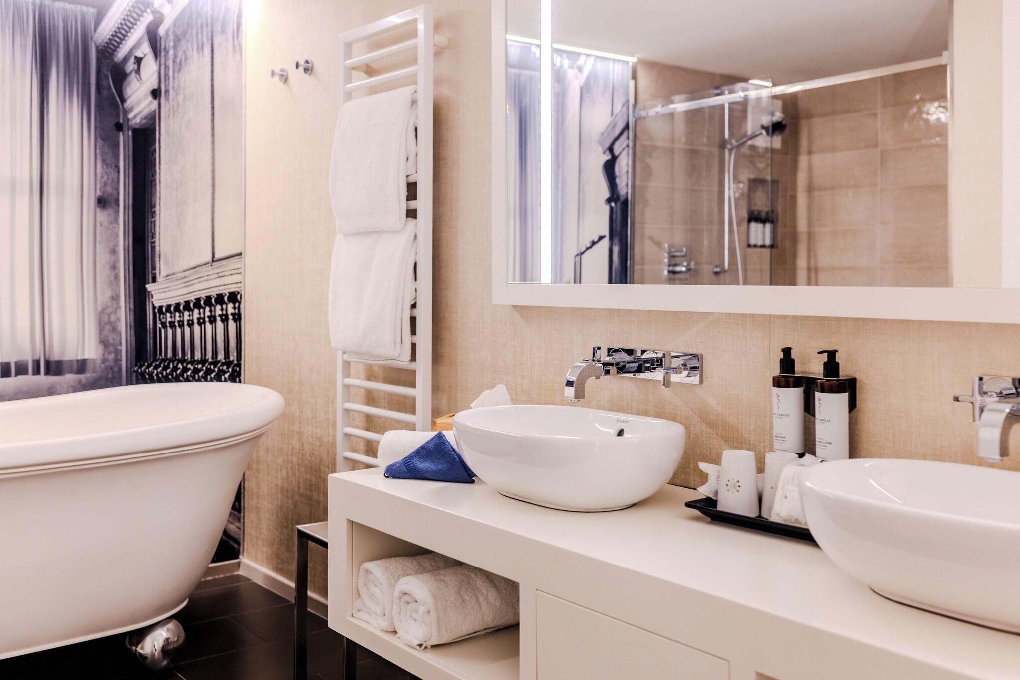 Suite with Double Bed