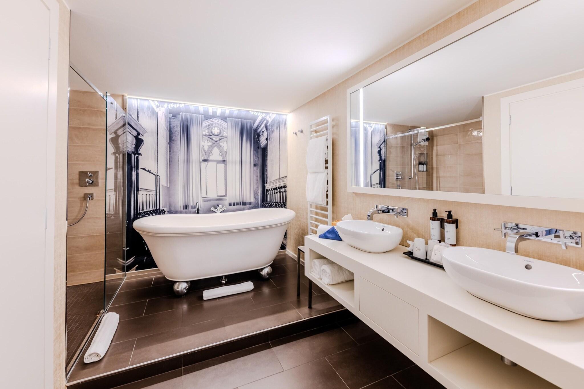 Suite with Double Bed