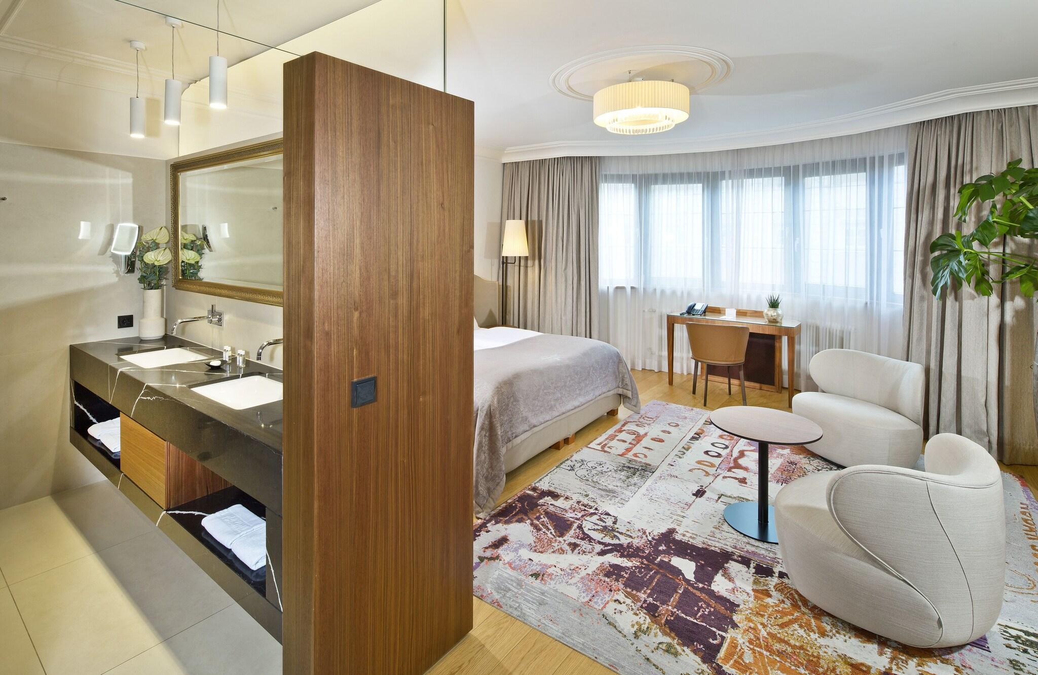 Double Superior King Bed