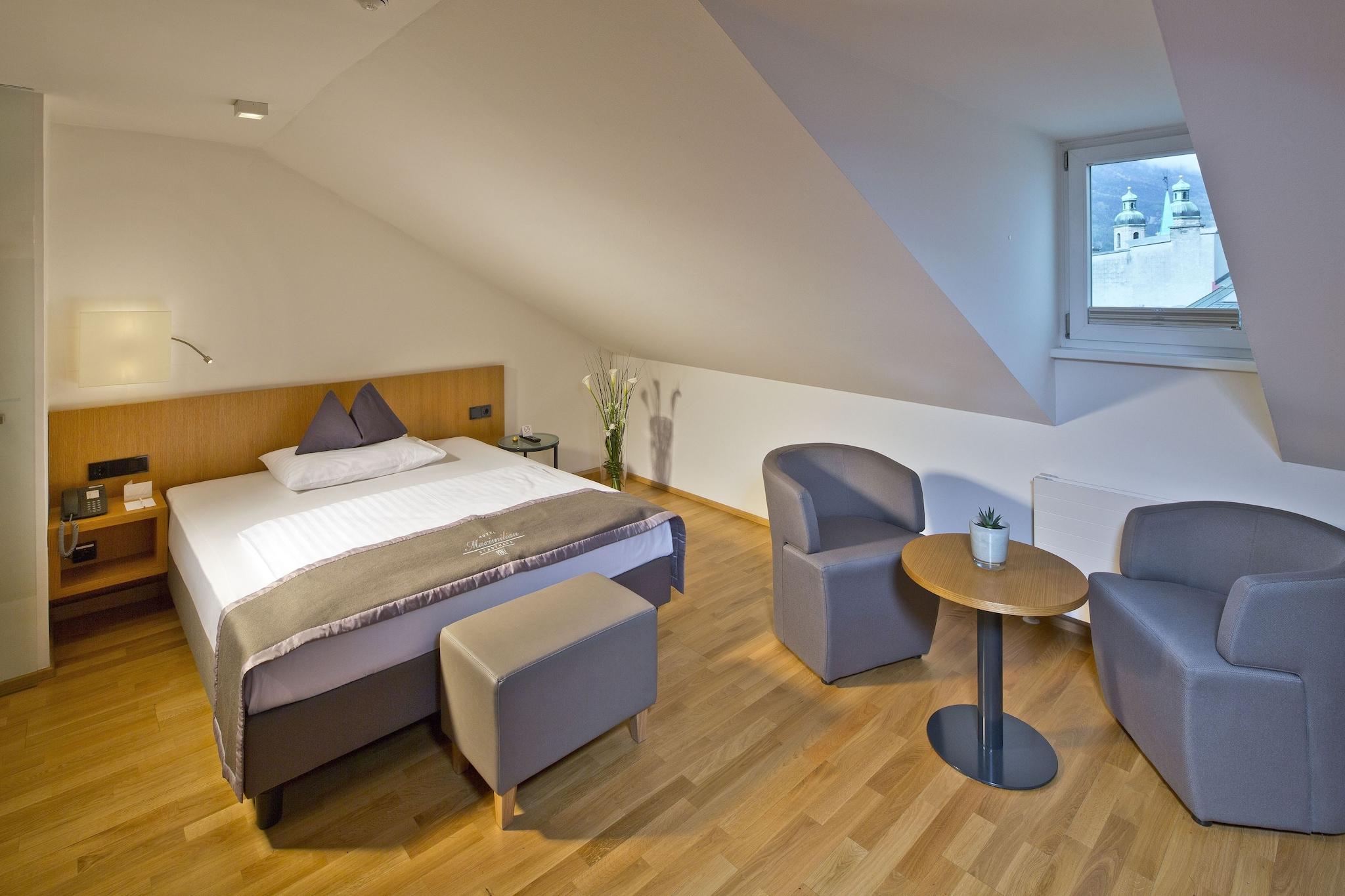 Double Queen Size Bed