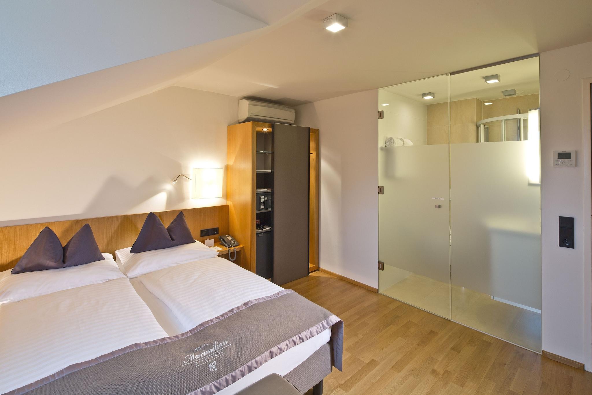 Double Queen Size Bed