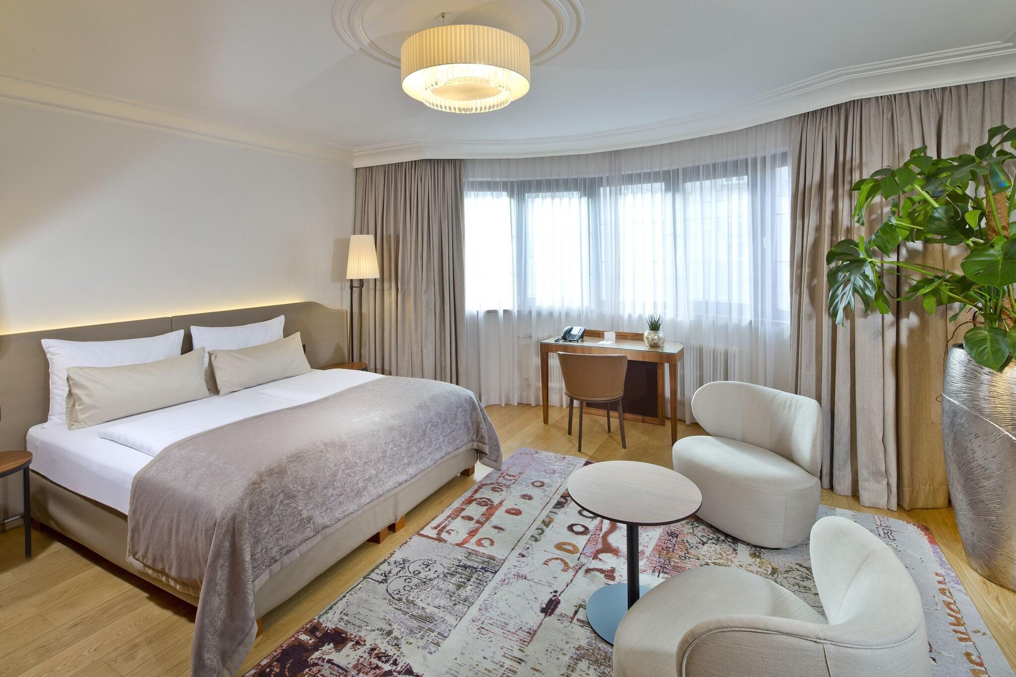 Family Room King Size Bed