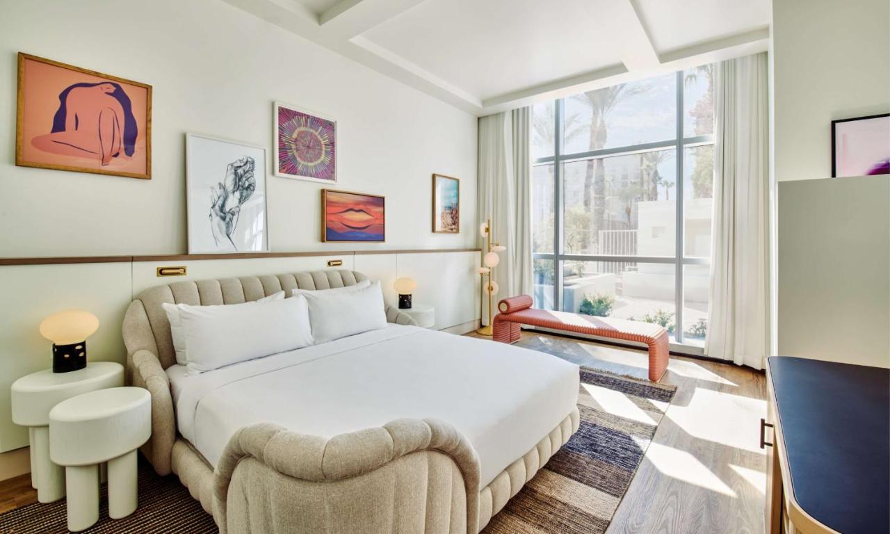 Villa Deluxe King Bed