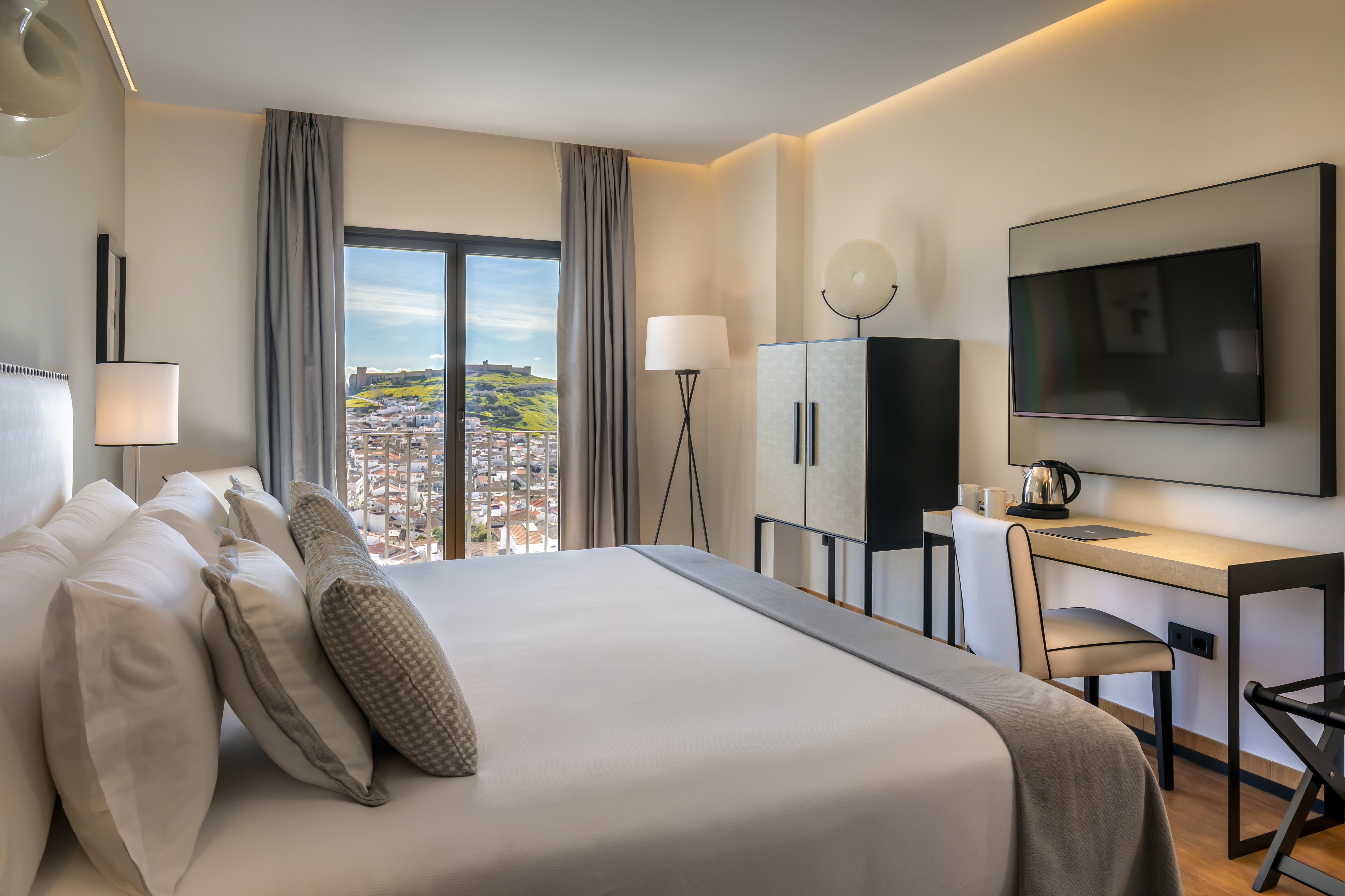 Double Deluxe Pool View