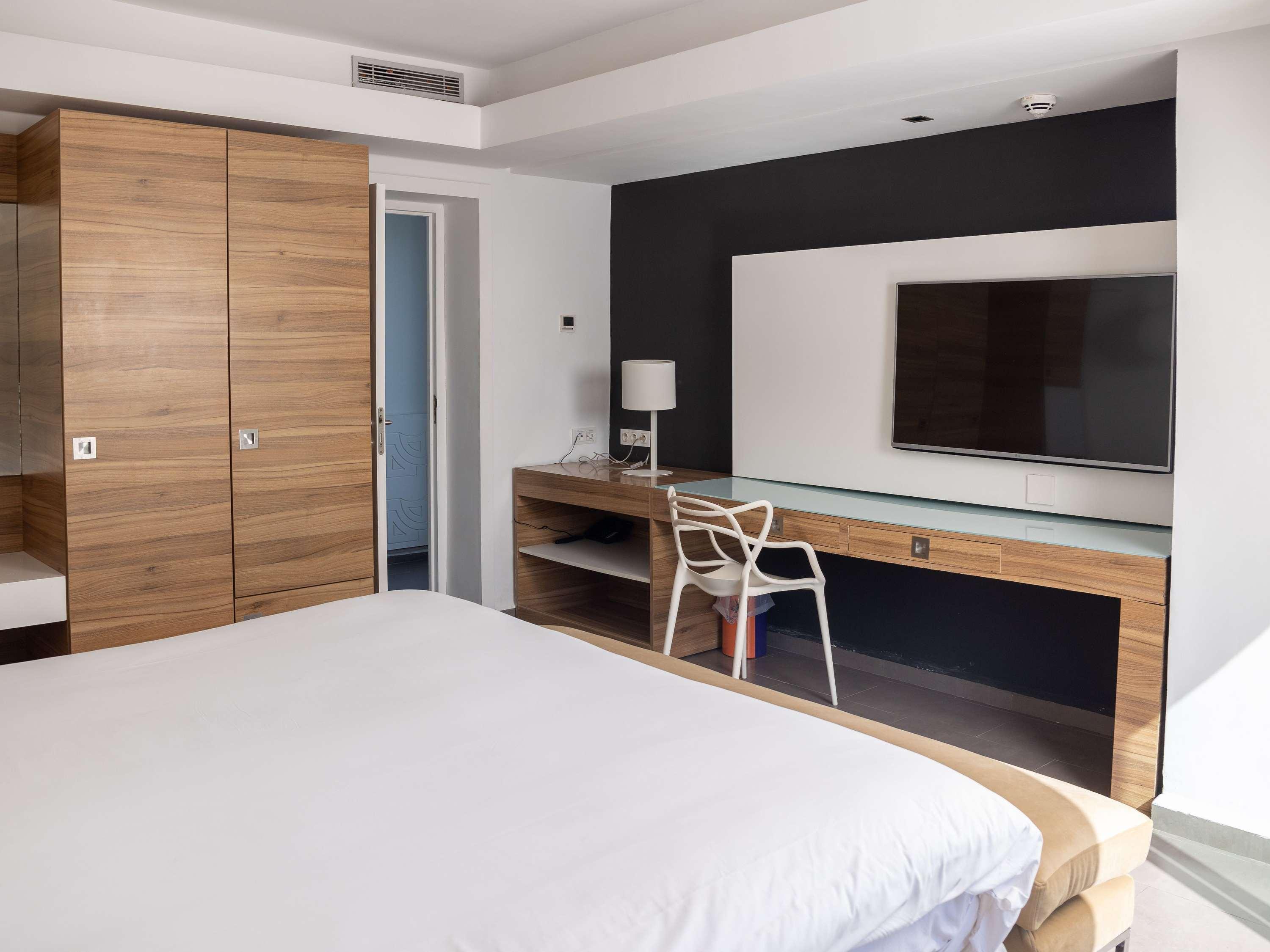 Suite Ocean View King Bed