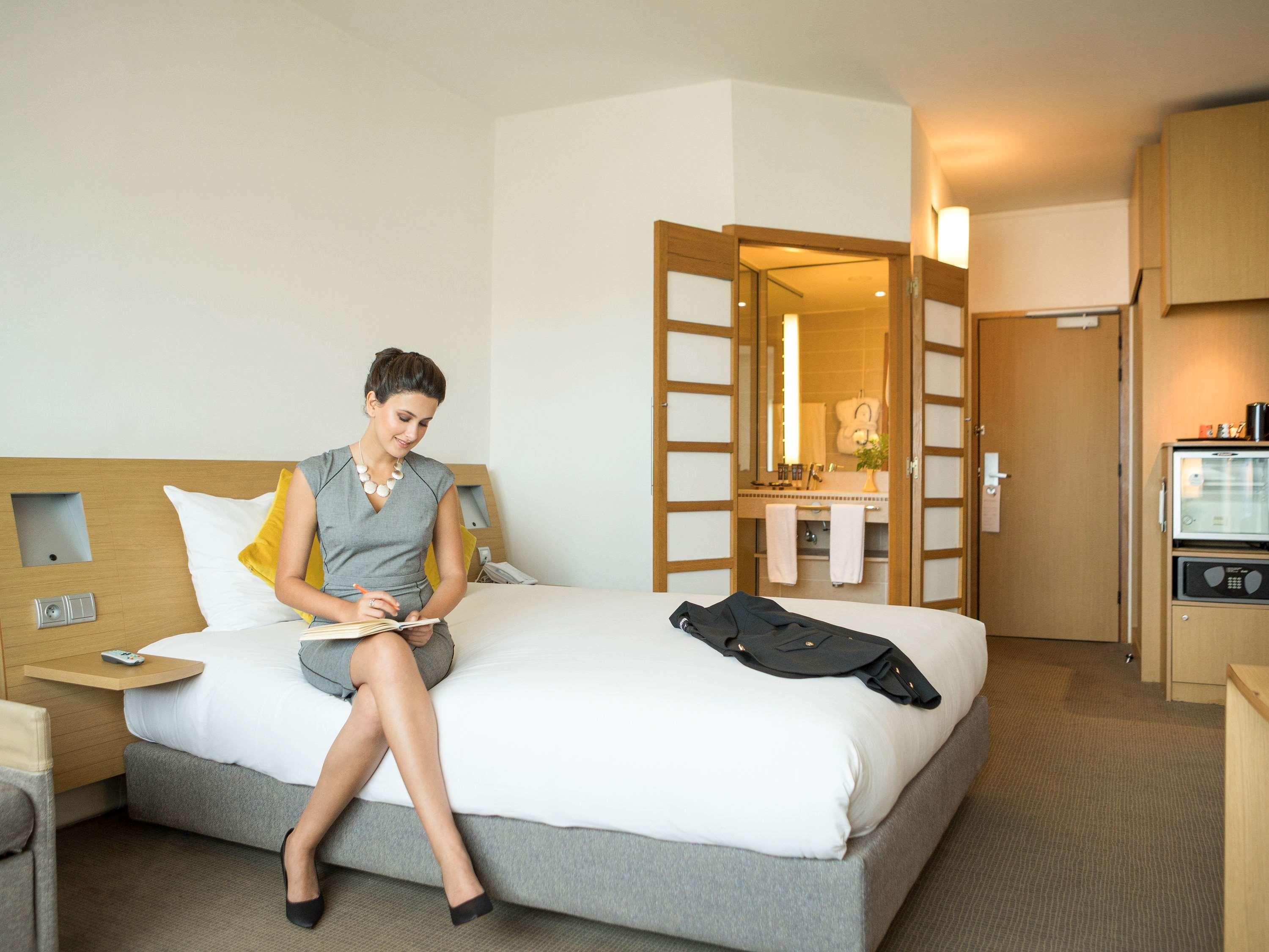 Double Queen Size Bed