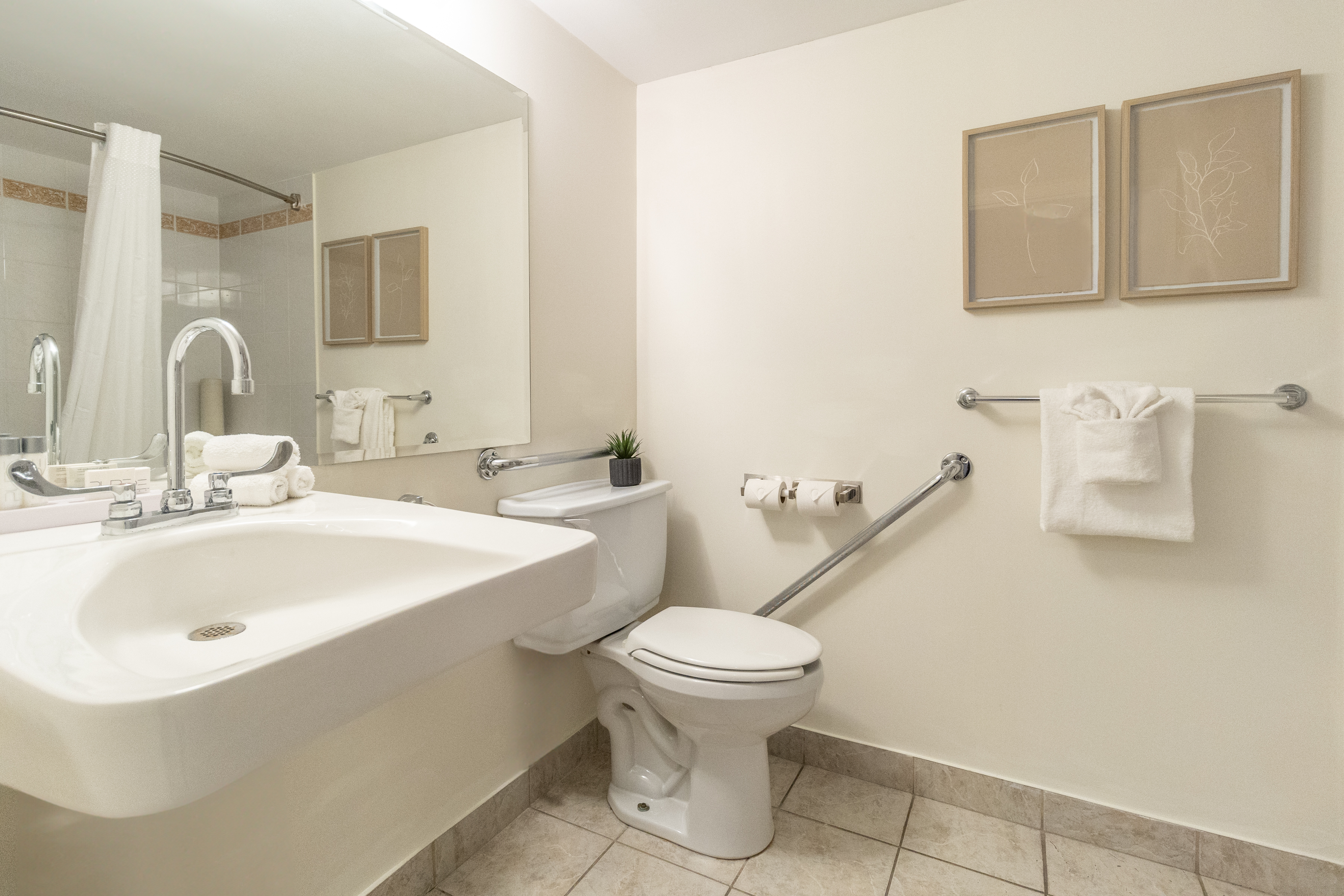 Suite Two Queen Beds