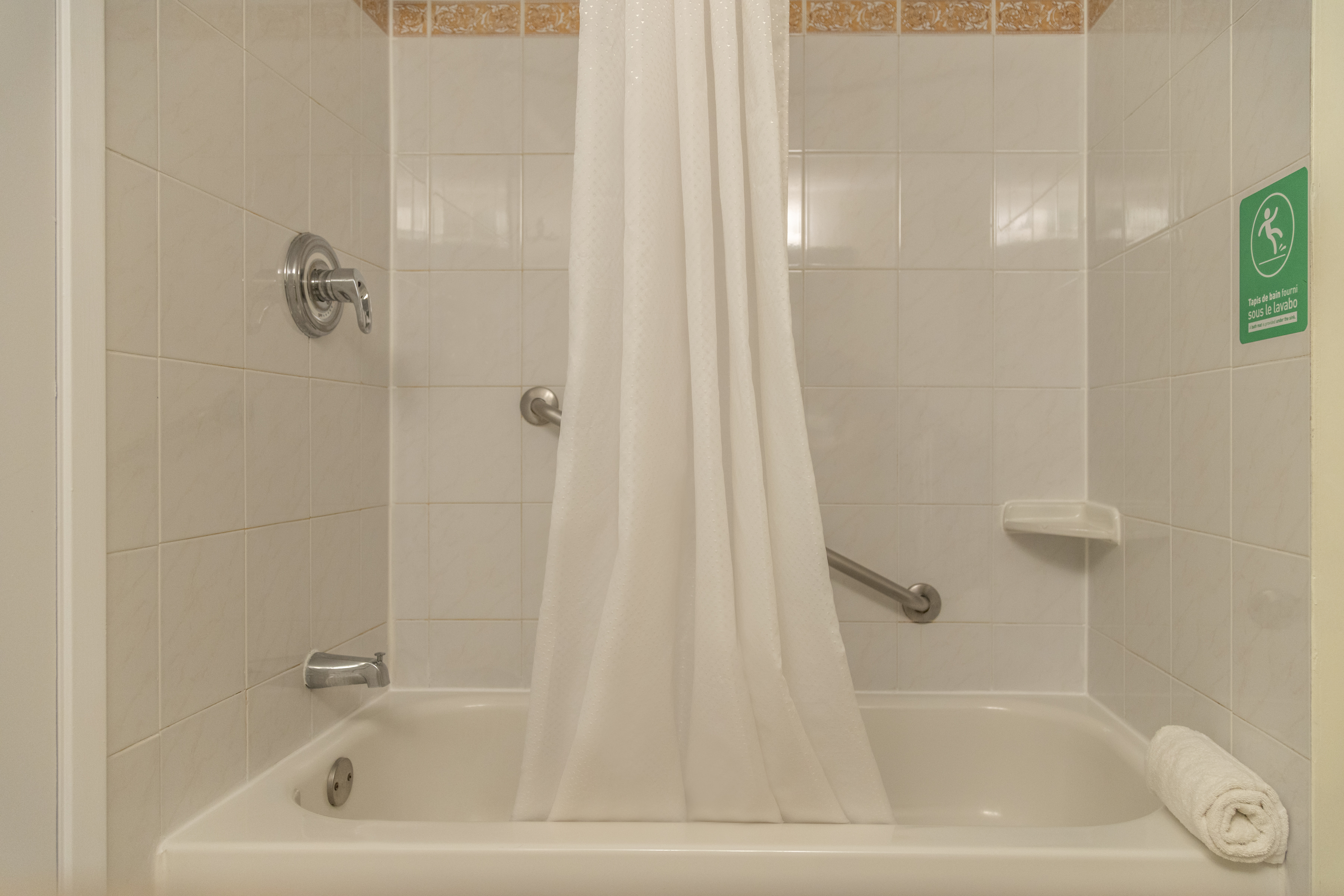 Suite Queen Size Bed