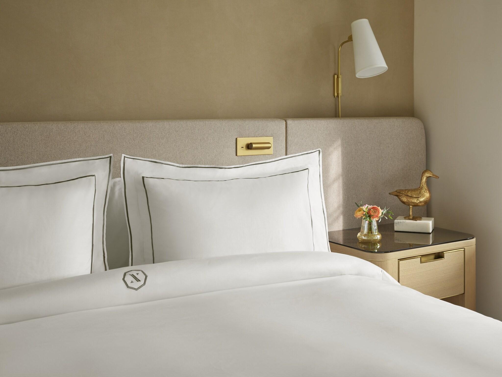 Studio King Size Bed