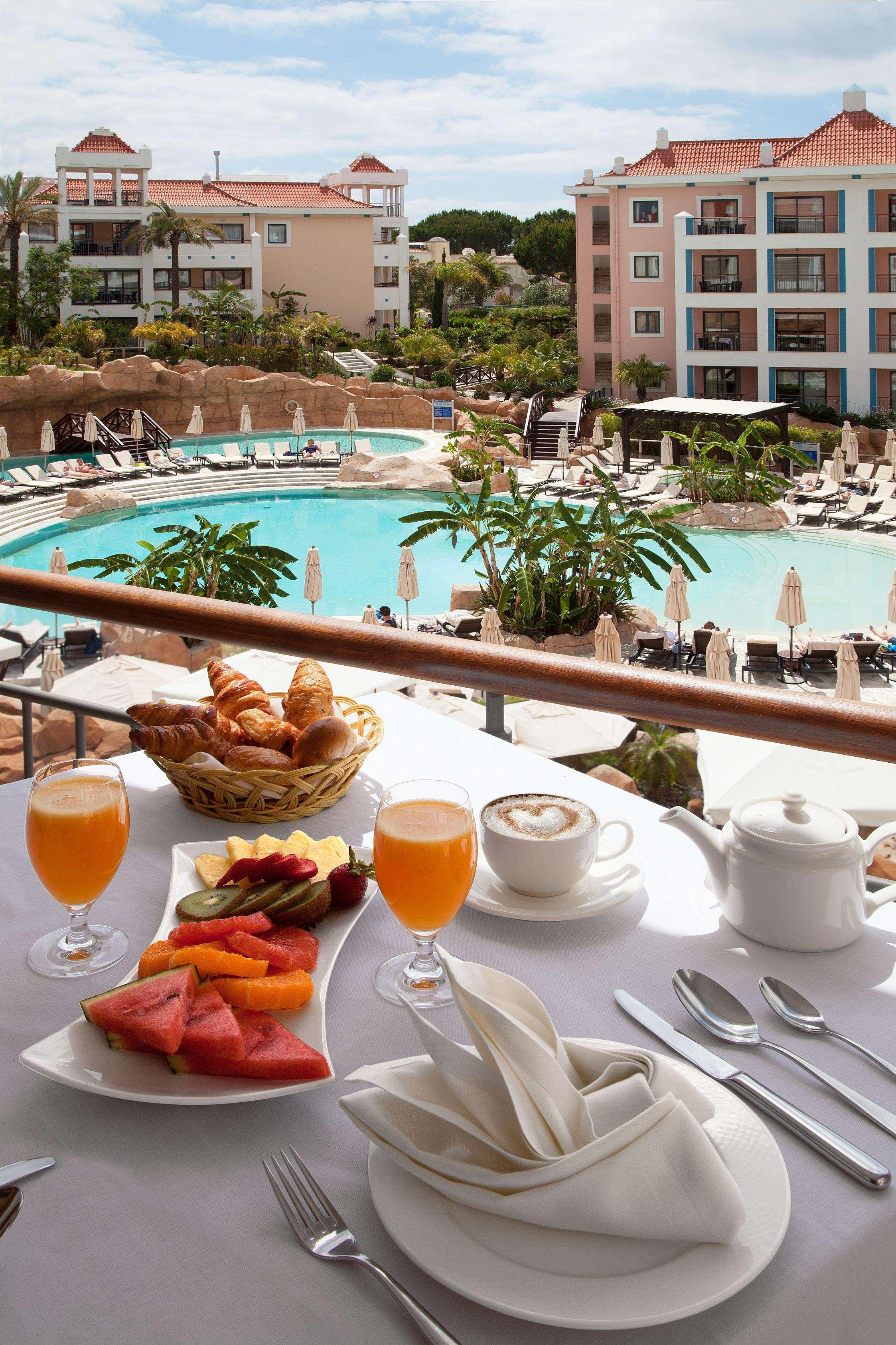 Double Deluxe King Bed