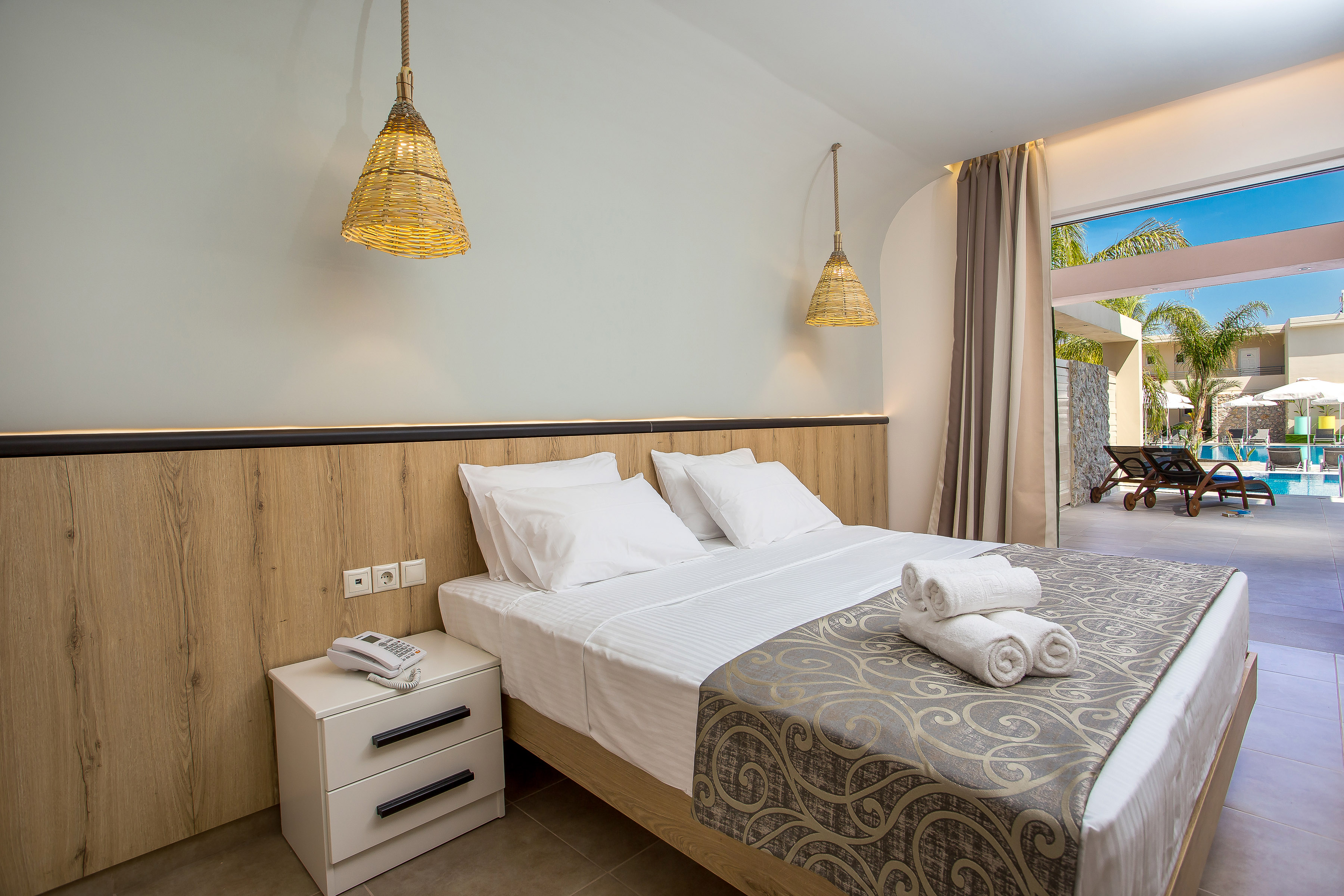 Double or Twin Deluxe with Private Pool