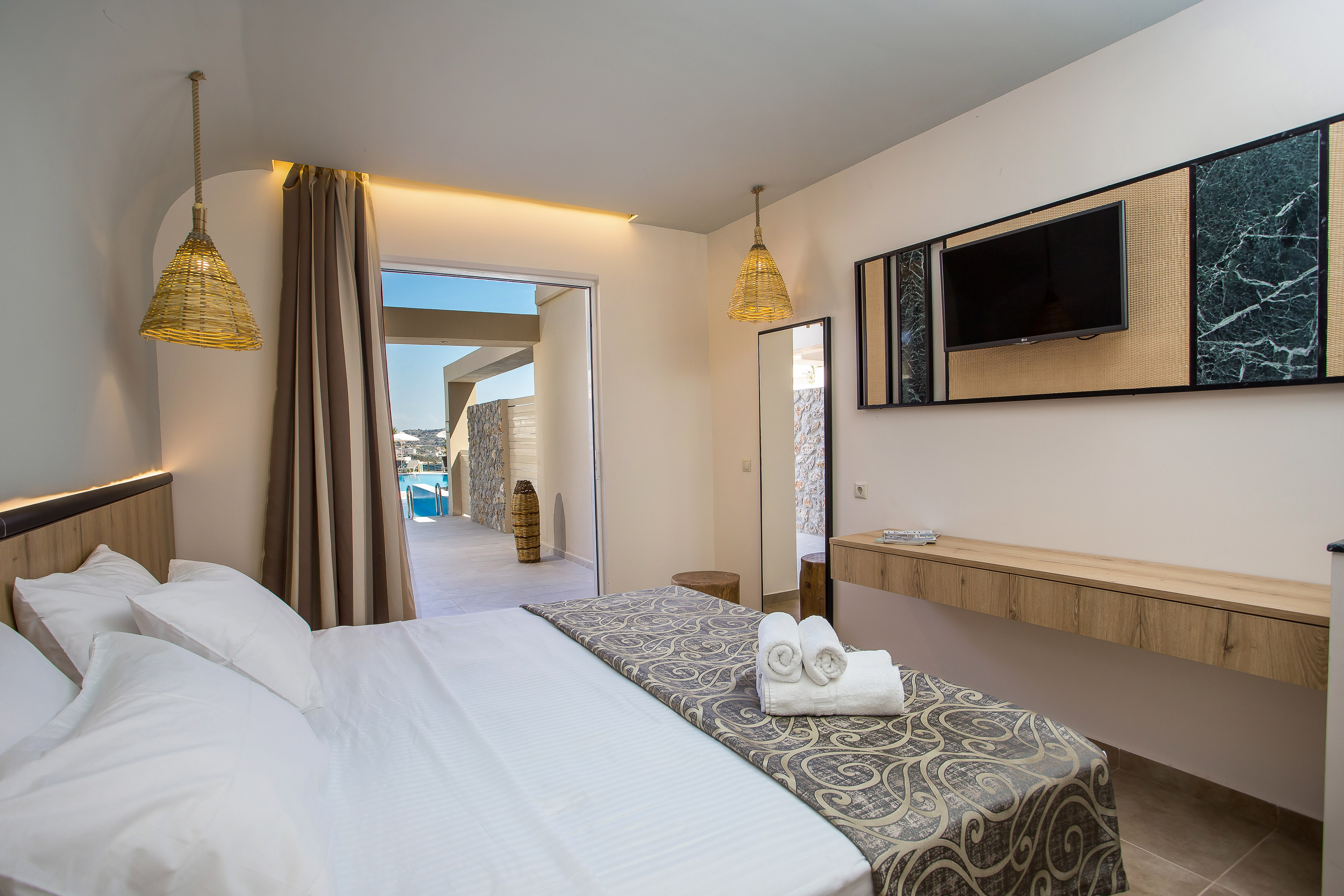 Double or Twin Deluxe with Private Pool