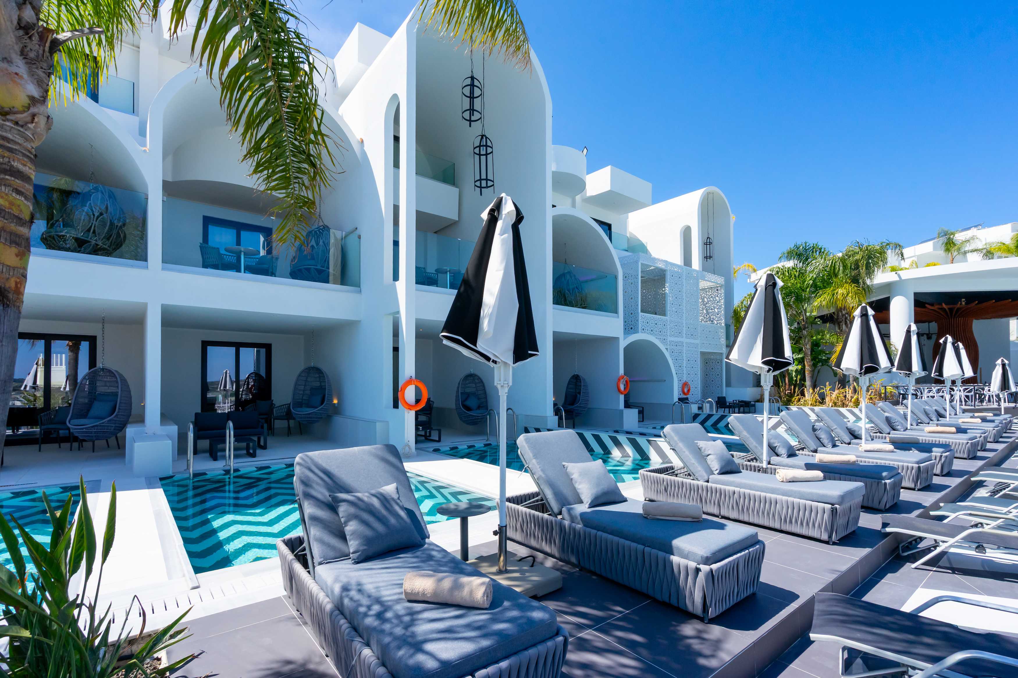 Double or Twin Deluxe with Private Pool