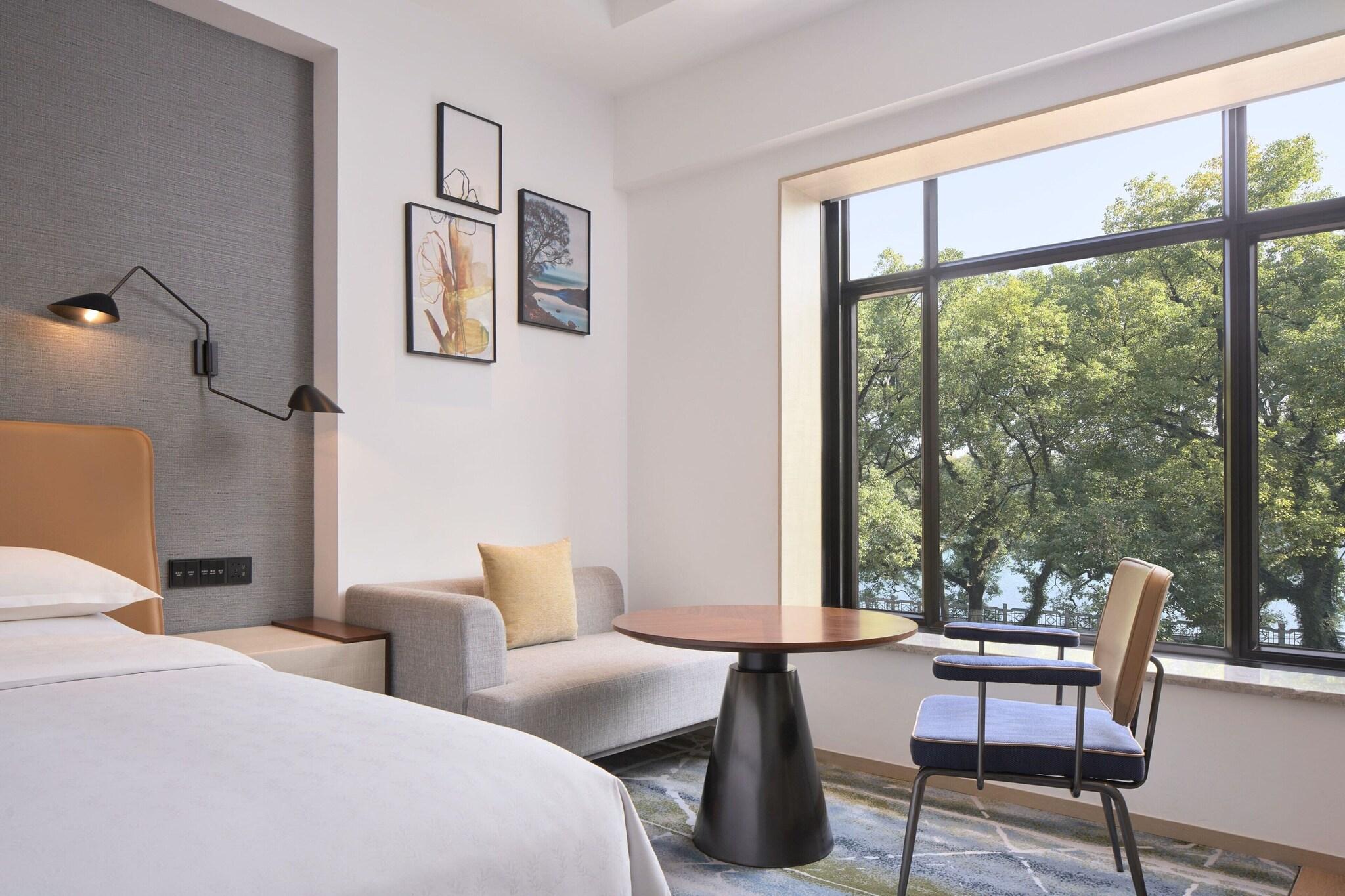 Double Club King Bed