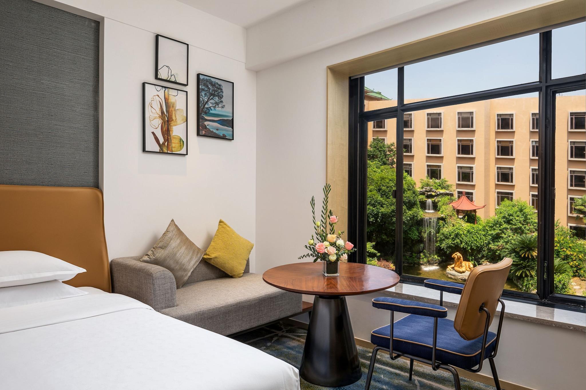 Double Club King Bed