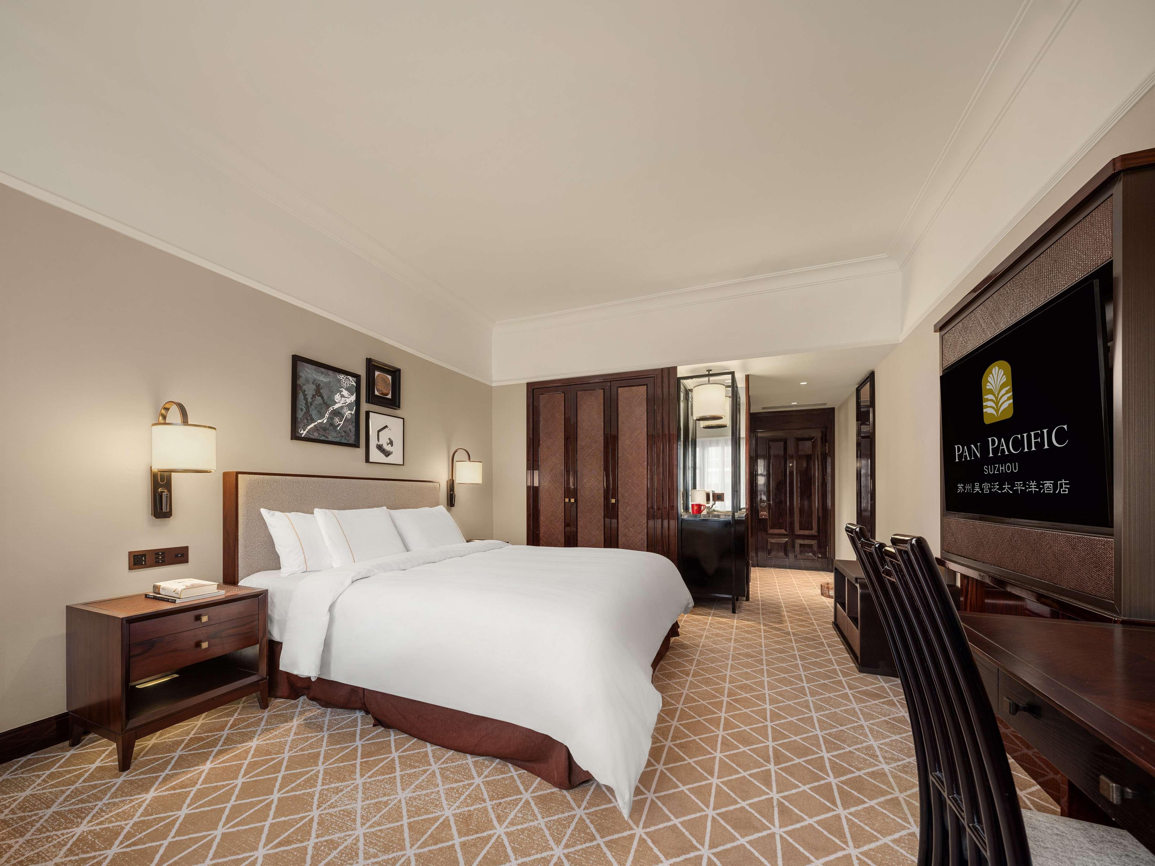 Double Deluxe King Bed