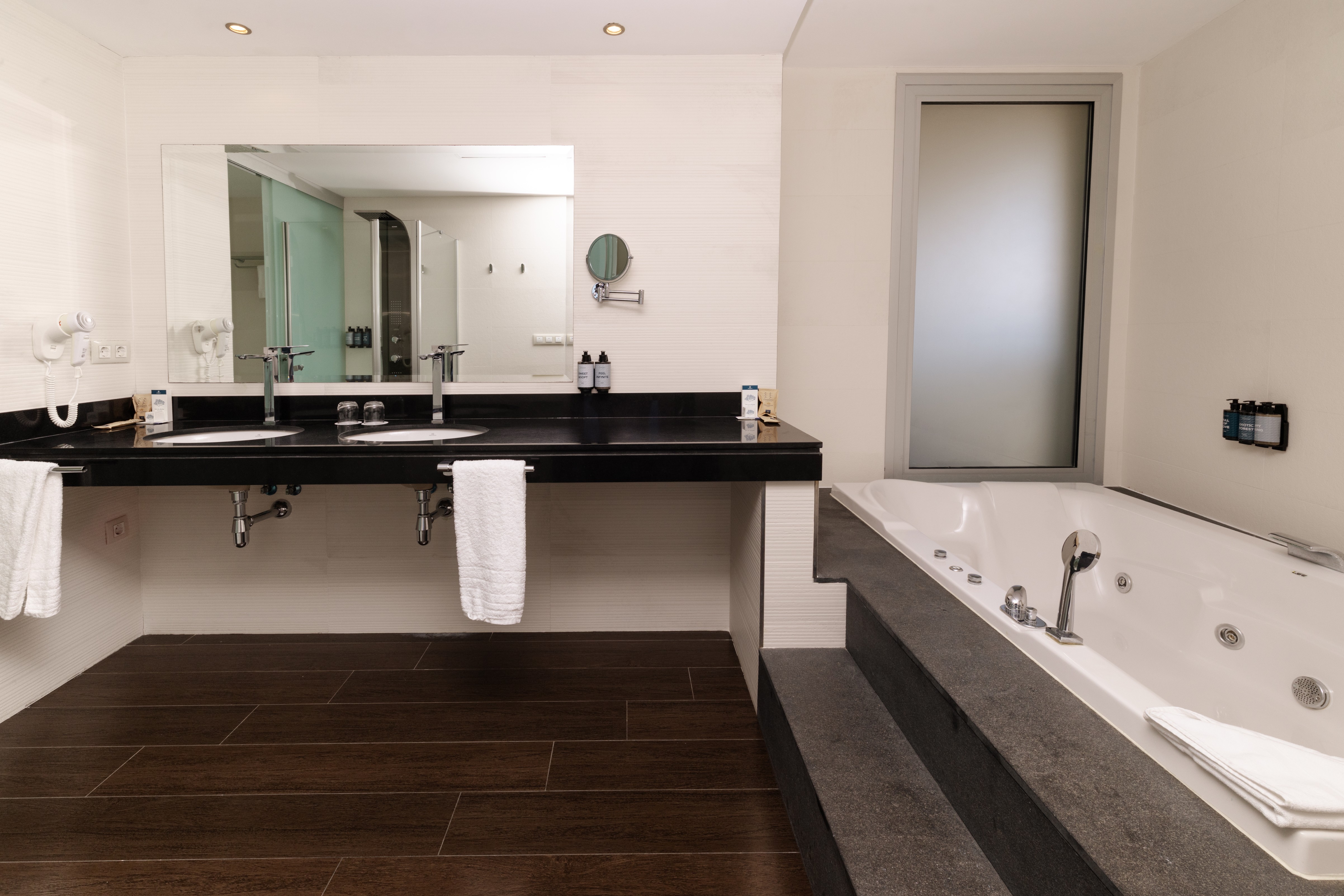 Suite with Jacuzzi