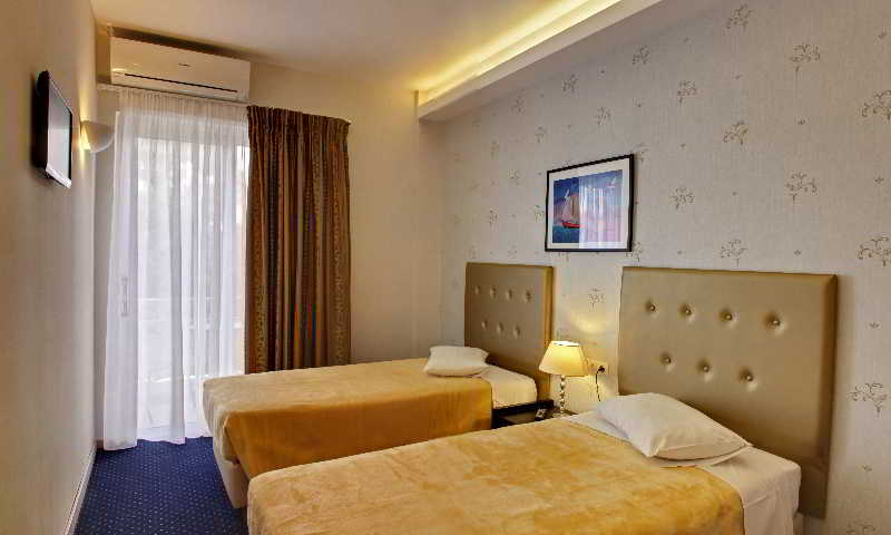 Double or Twin Standard