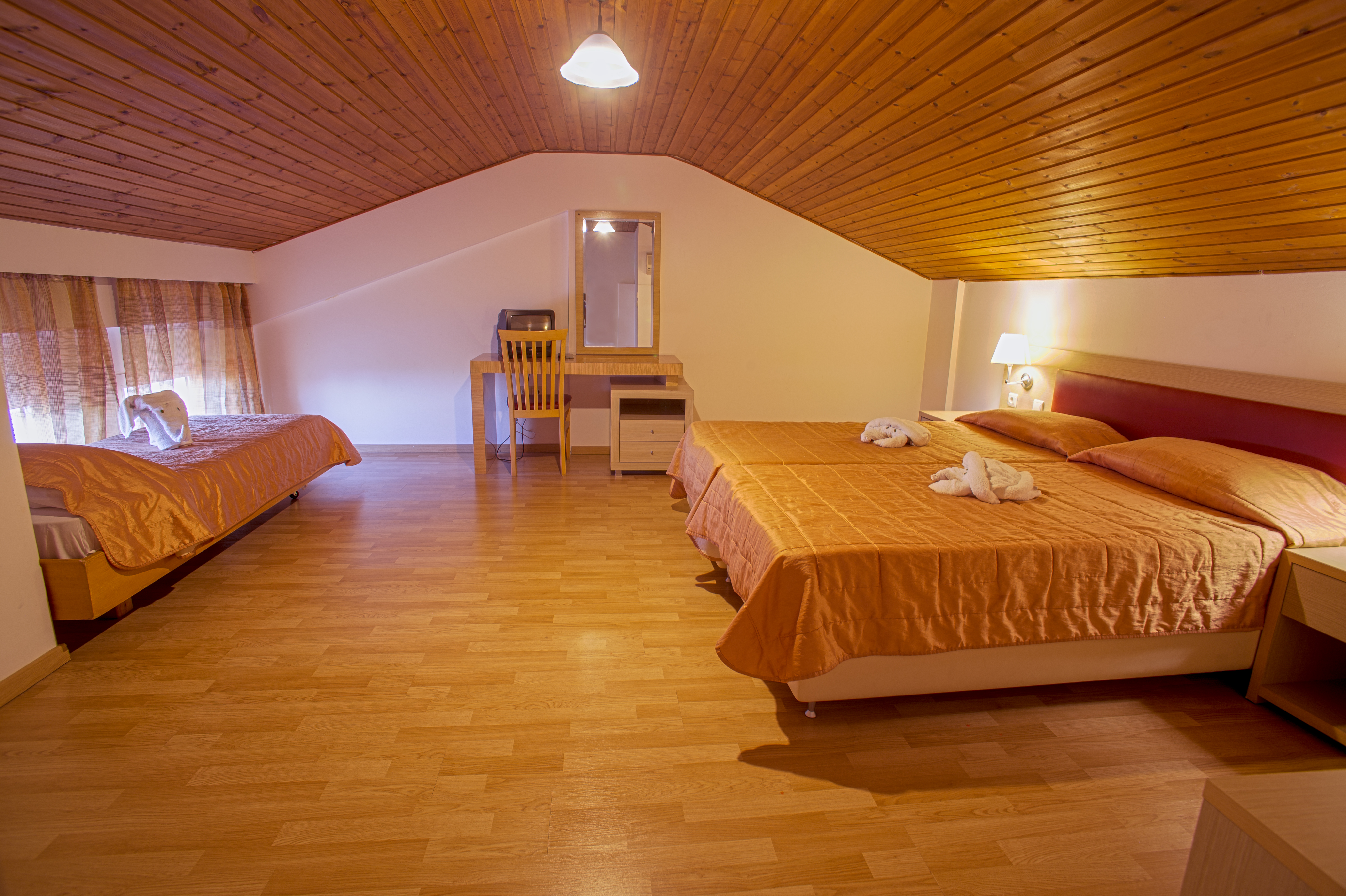 Family Room Capacity 4