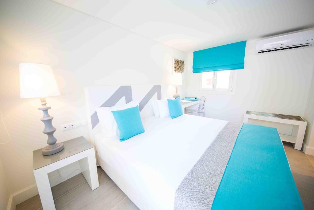 Double or Twin Superior Sea View