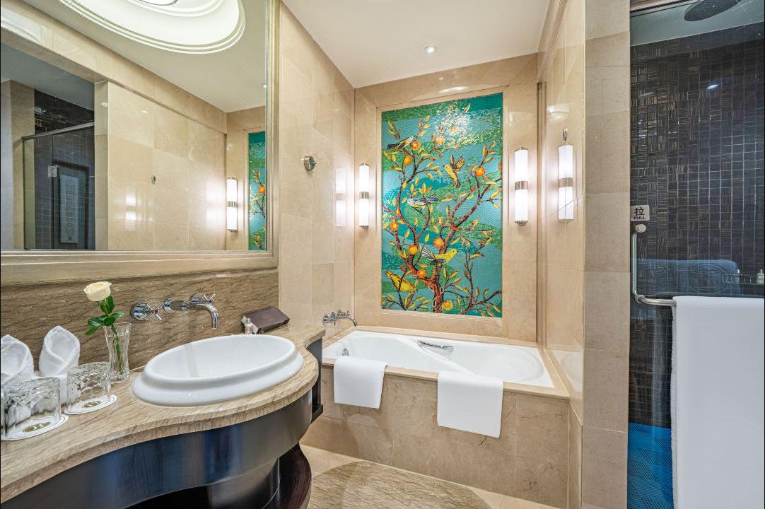 Twin Deluxe Superior