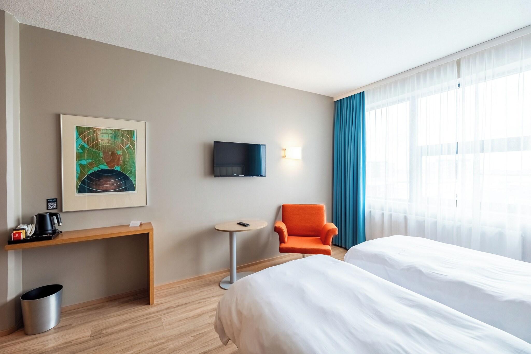 Double Guest Room Queen Bed