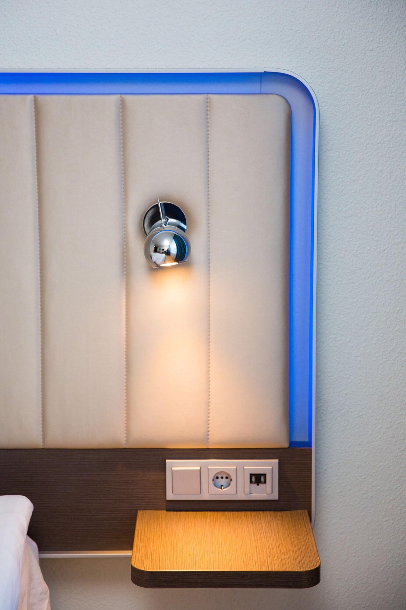 Double Guest Room Queen Bed