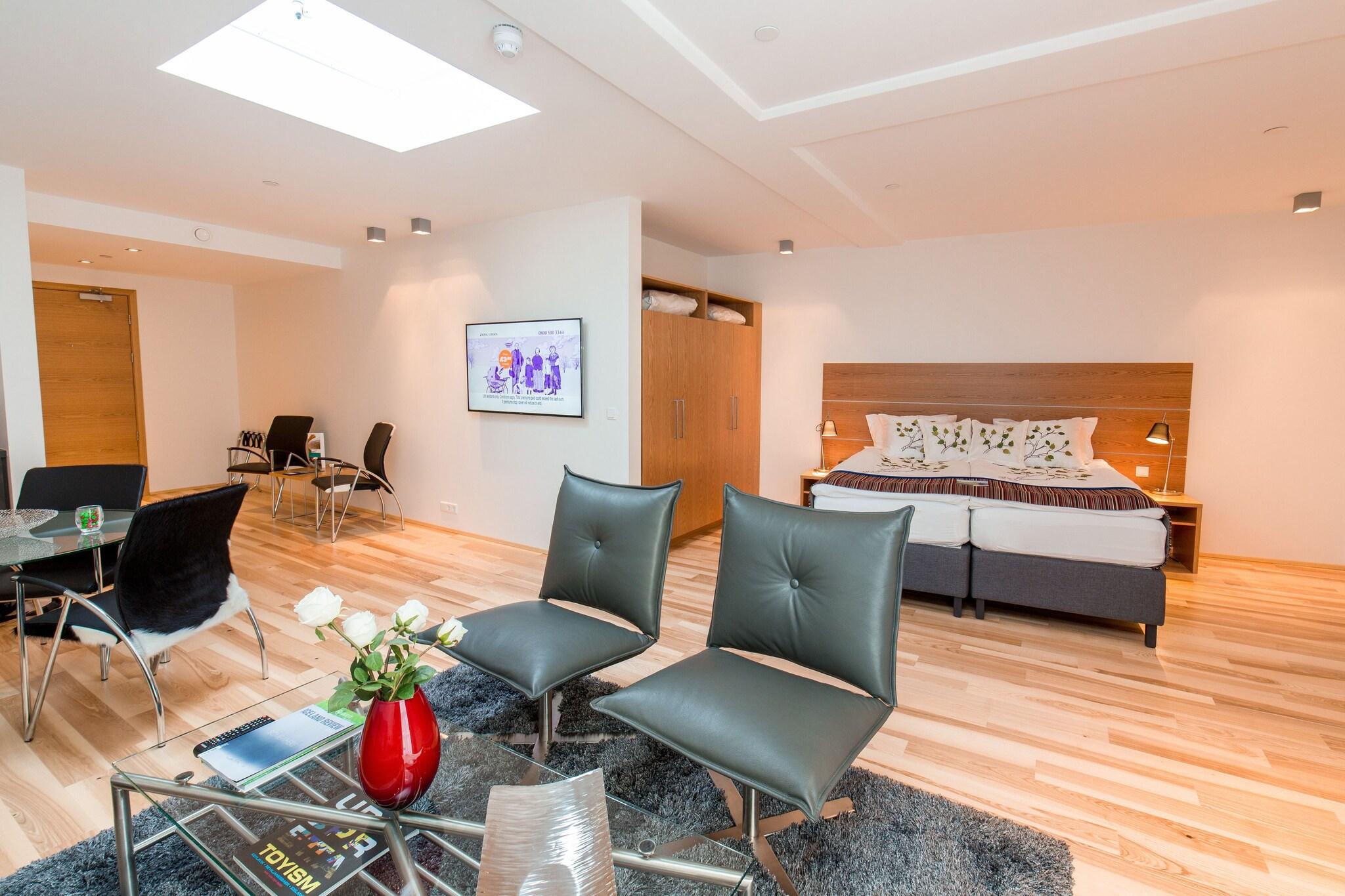 Junior Suite Queen Size Bed